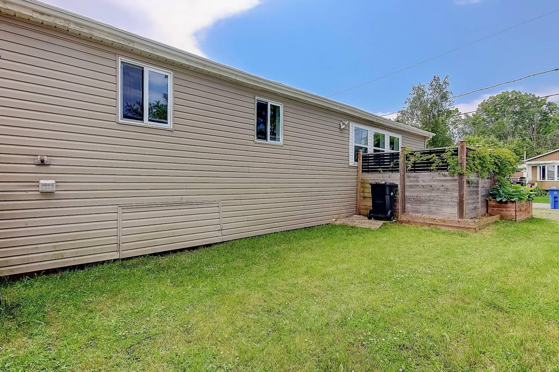 









3950


Boul. Sir-Wilfrid-Laurier

, 277,
Longueuil (Saint-Hubert),




QC
J3Y5Y9

