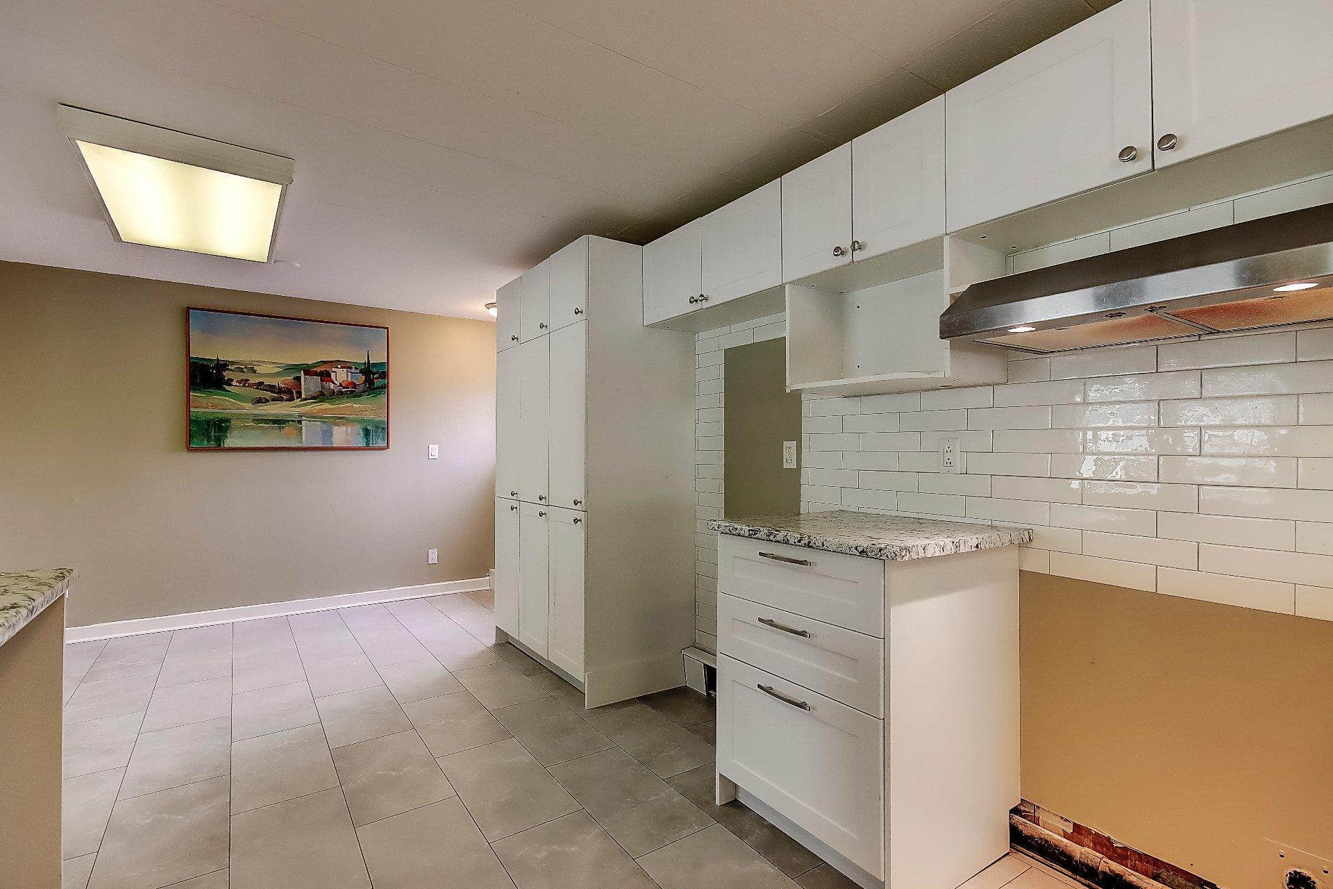 









3950


Boul. Sir-Wilfrid-Laurier

, 277,
Longueuil (Saint-Hubert),




QC
J3Y5Y9


