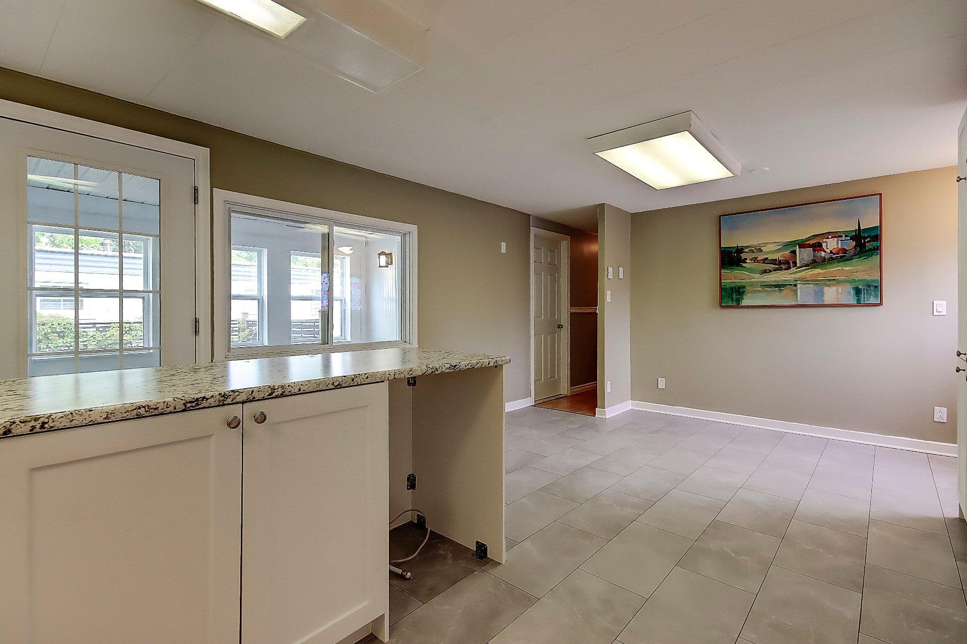 









3950


Boul. Sir-Wilfrid-Laurier

, 277,
Longueuil (Saint-Hubert),




QC
J3Y5Y9

