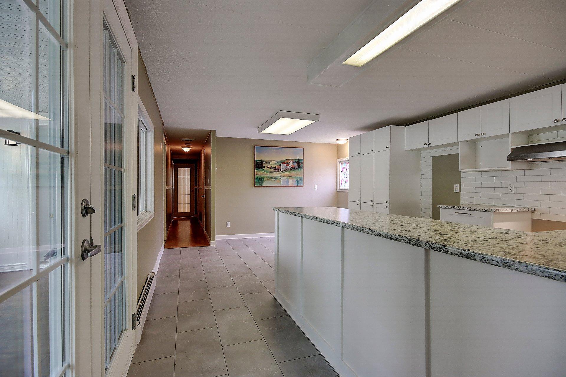 









3950


Boul. Sir-Wilfrid-Laurier

, 277,
Longueuil (Saint-Hubert),




QC
J3Y5Y9

