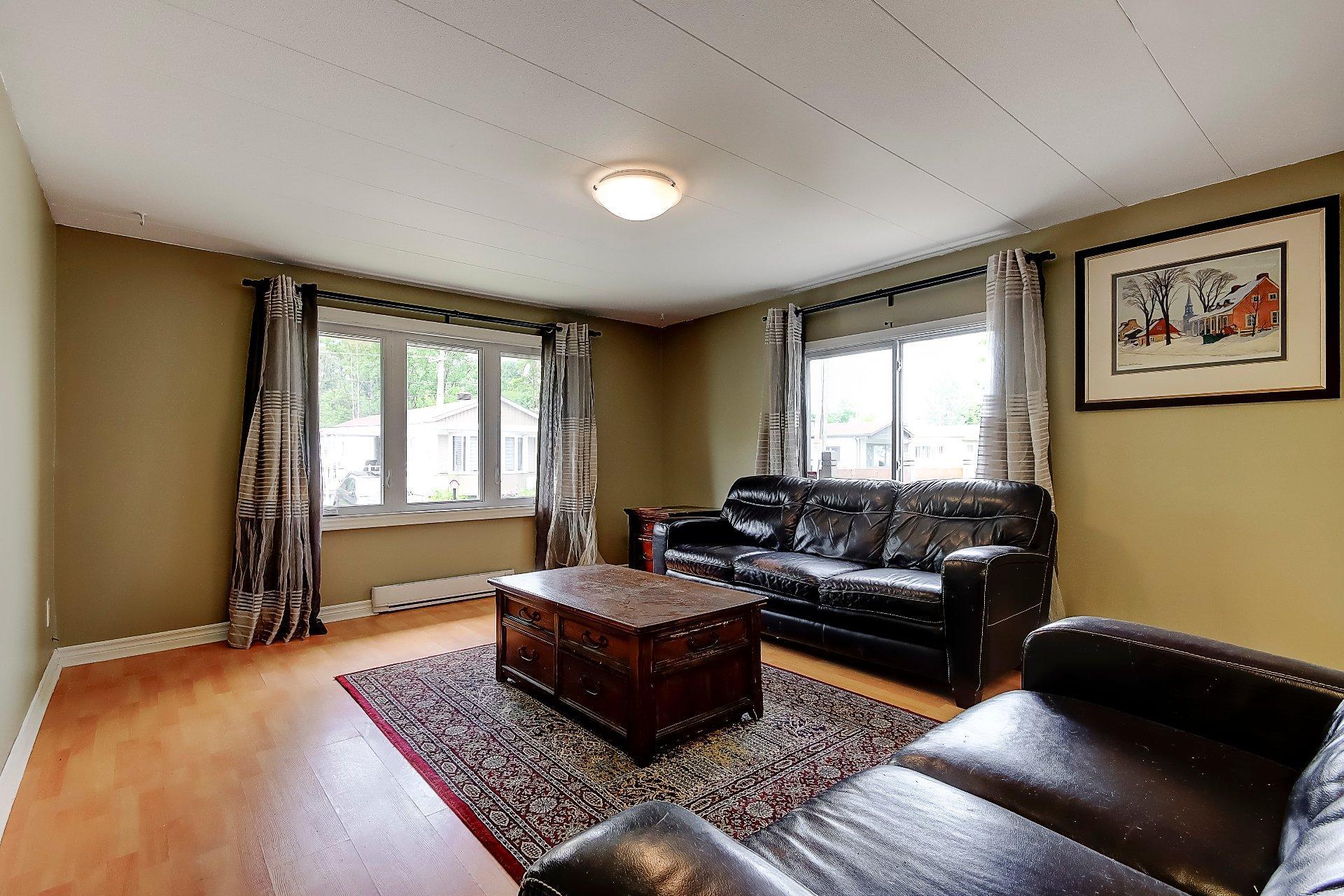 









3950


Boul. Sir-Wilfrid-Laurier

, 277,
Longueuil (Saint-Hubert),




QC
J3Y5Y9

