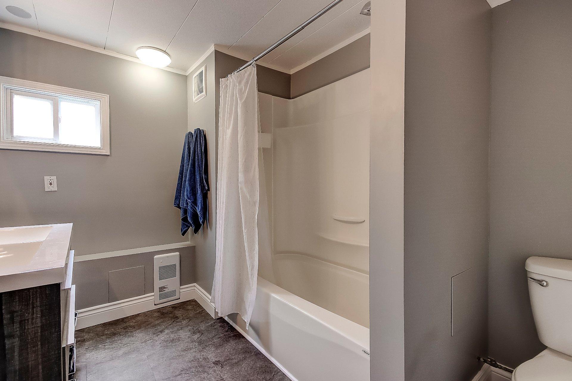 









3950


Boul. Sir-Wilfrid-Laurier

, 277,
Longueuil (Saint-Hubert),




QC
J3Y5Y9

