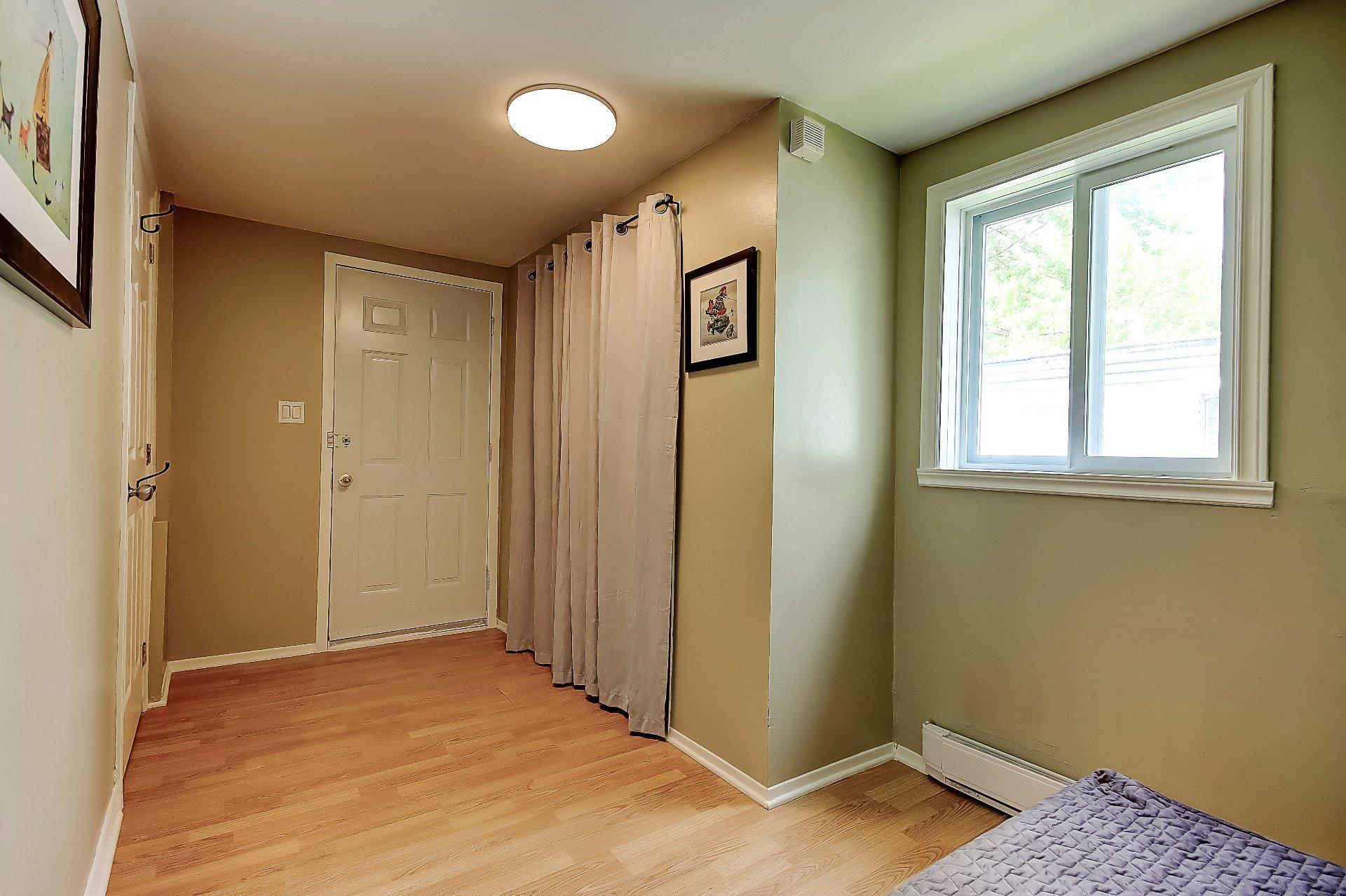 









3950


Boul. Sir-Wilfrid-Laurier

, 277,
Longueuil (Saint-Hubert),




QC
J3Y5Y9

