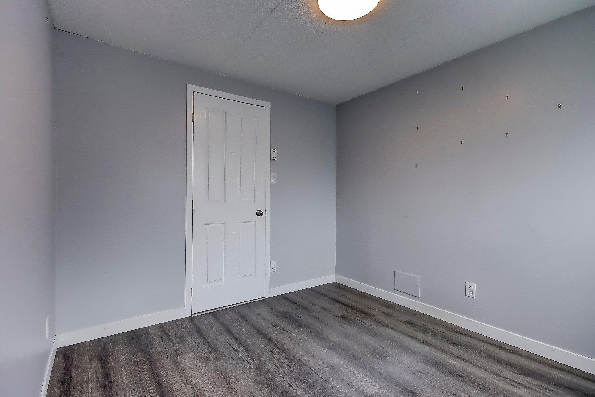 









3950


Boul. Sir-Wilfrid-Laurier

, 277,
Longueuil (Saint-Hubert),




QC
J3Y5Y9

