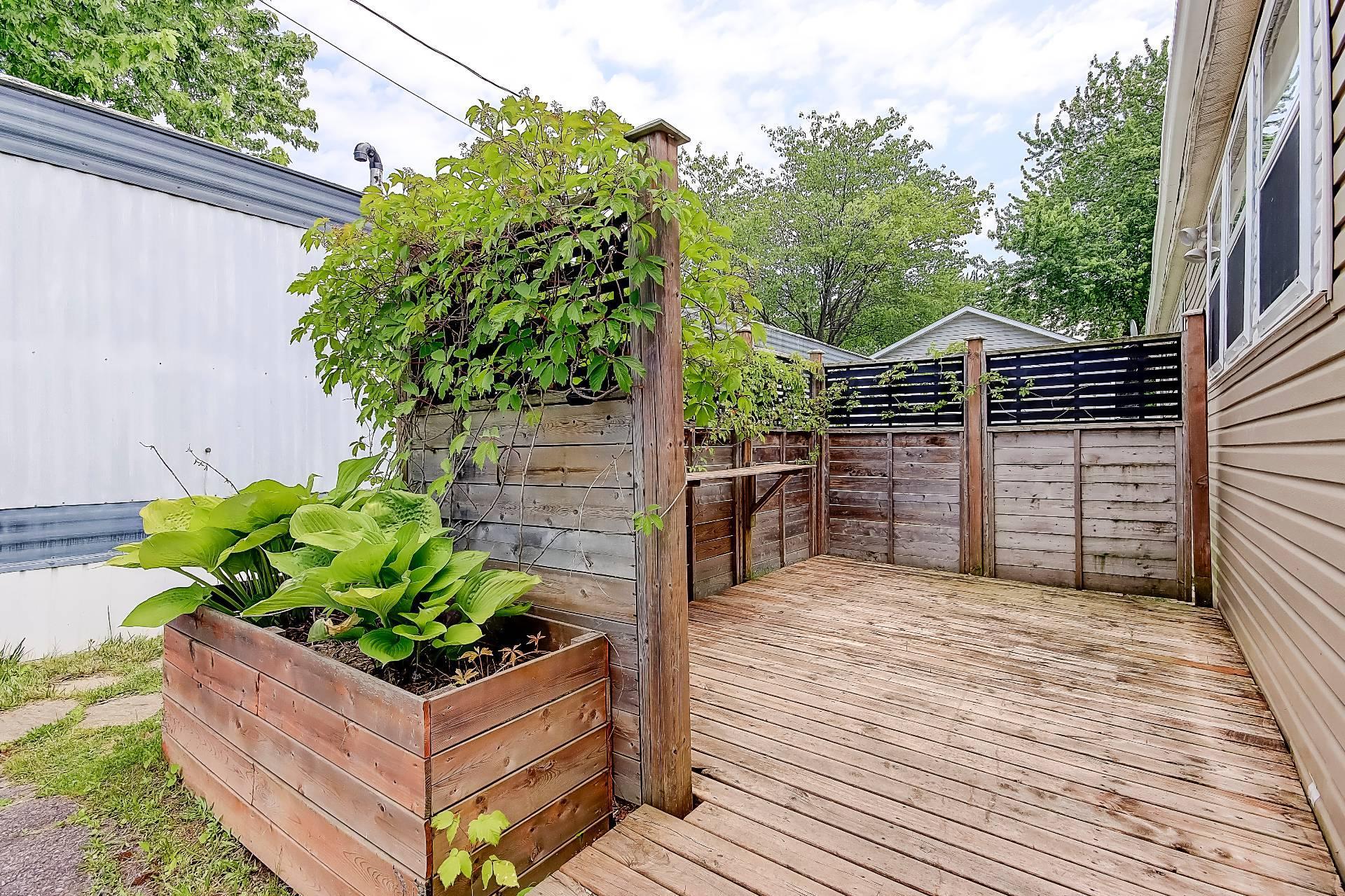 









3950


Boul. Sir-Wilfrid-Laurier

, 277,
Longueuil (Saint-Hubert),




QC
J3Y5Y9

