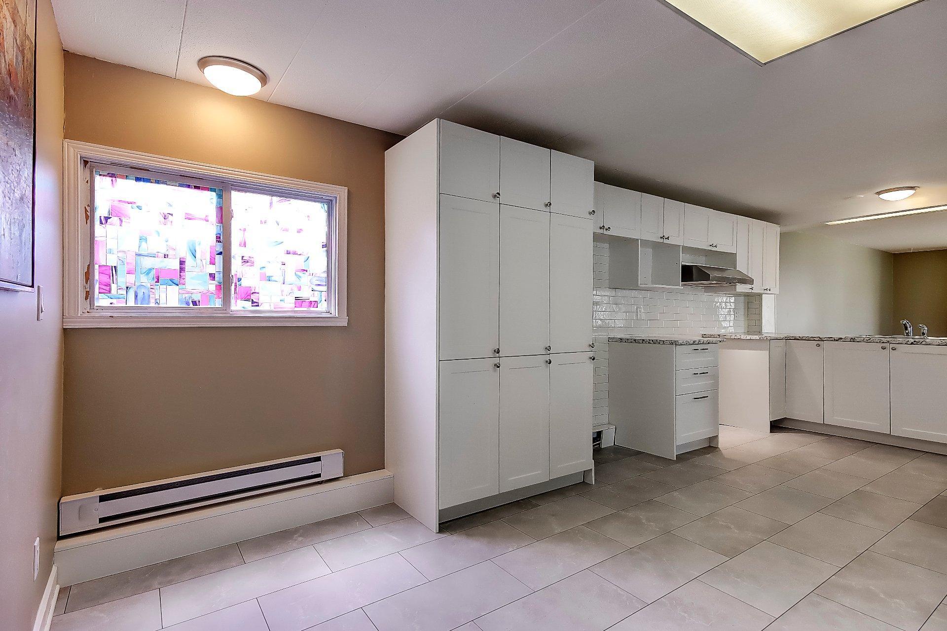 









3950


Boul. Sir-Wilfrid-Laurier

, 277,
Longueuil (Saint-Hubert),




QC
J3Y5Y9

