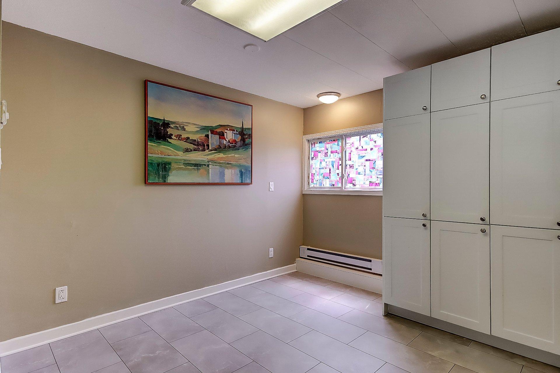 









3950


Boul. Sir-Wilfrid-Laurier

, 277,
Longueuil (Saint-Hubert),




QC
J3Y5Y9

