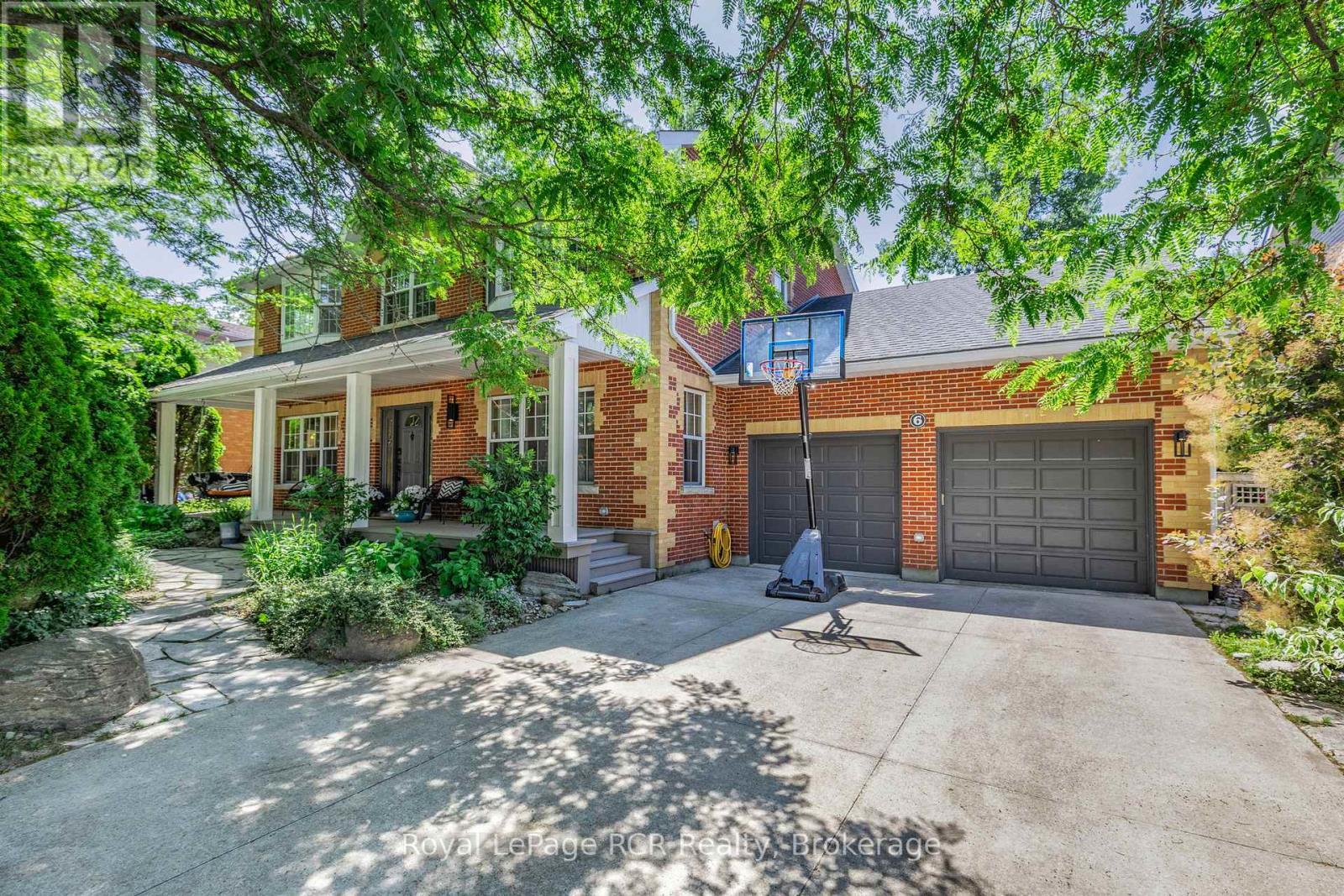 












6 CARMICHAEL CRESCENT

,
Collingwood,




Ontario
L9Y4R6

