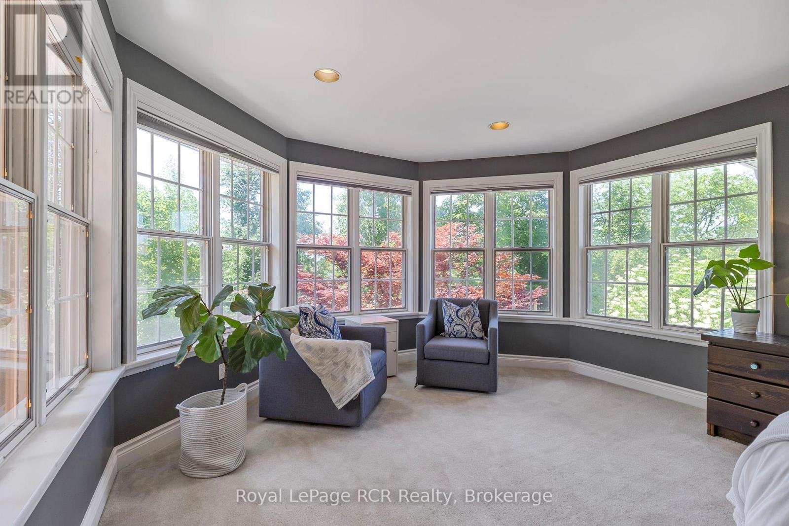 












6 CARMICHAEL CRESCENT

,
Collingwood,




Ontario
L9Y4R6


