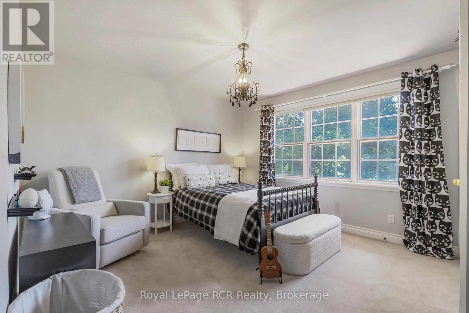 












6 CARMICHAEL CRESCENT

,
Collingwood,




Ontario
L9Y4R6


