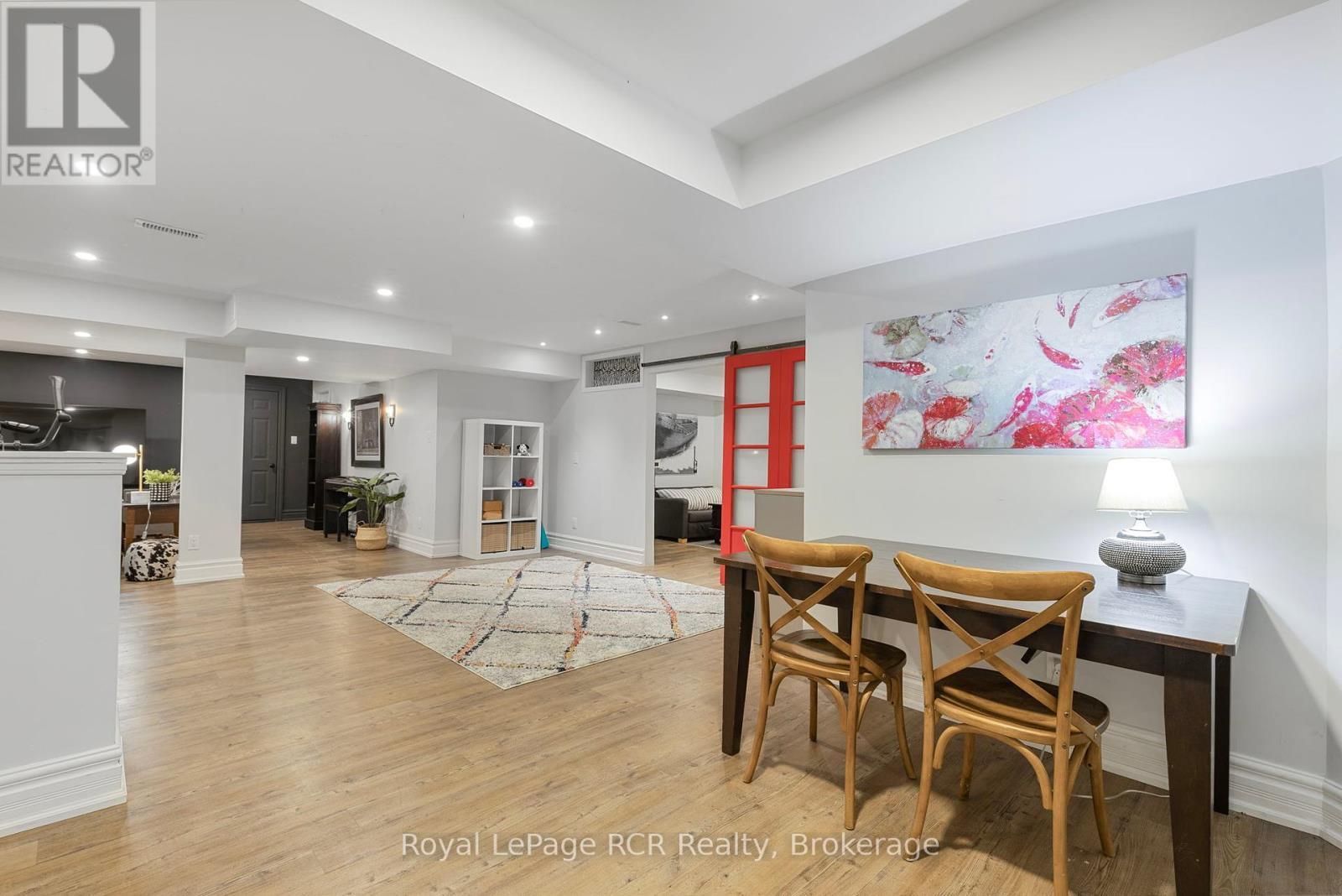 












6 CARMICHAEL CRESCENT

,
Collingwood,




Ontario
L9Y4R6

