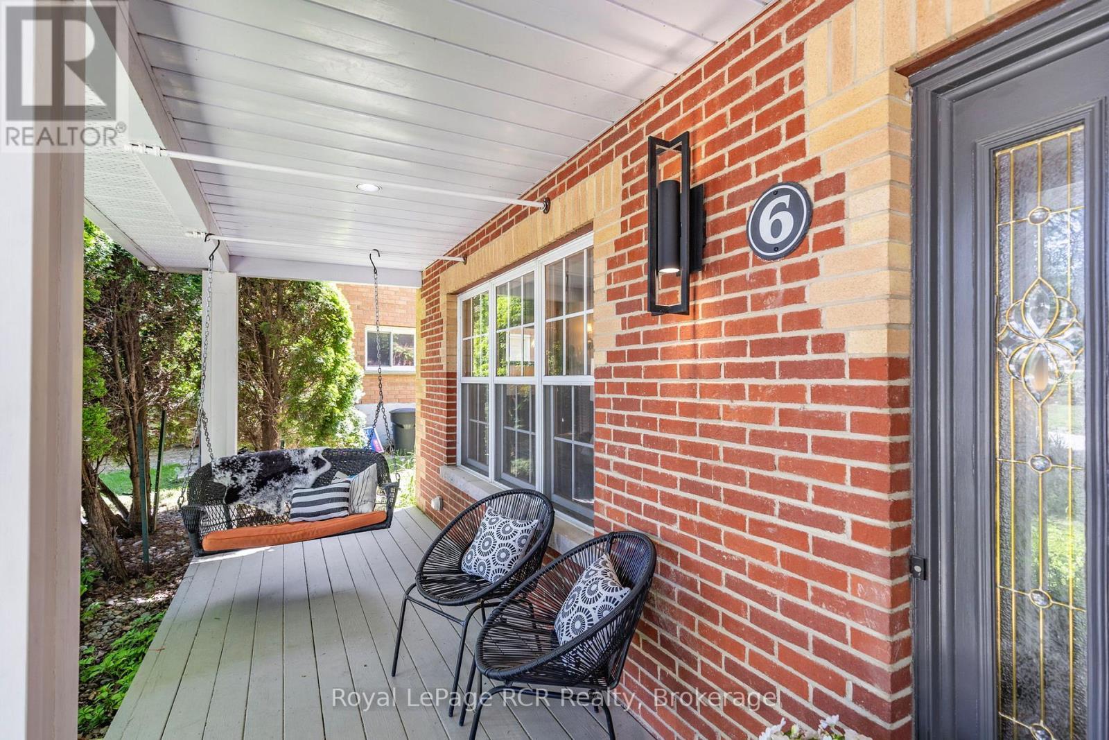 












6 CARMICHAEL CRESCENT

,
Collingwood,




Ontario
L9Y4R6

