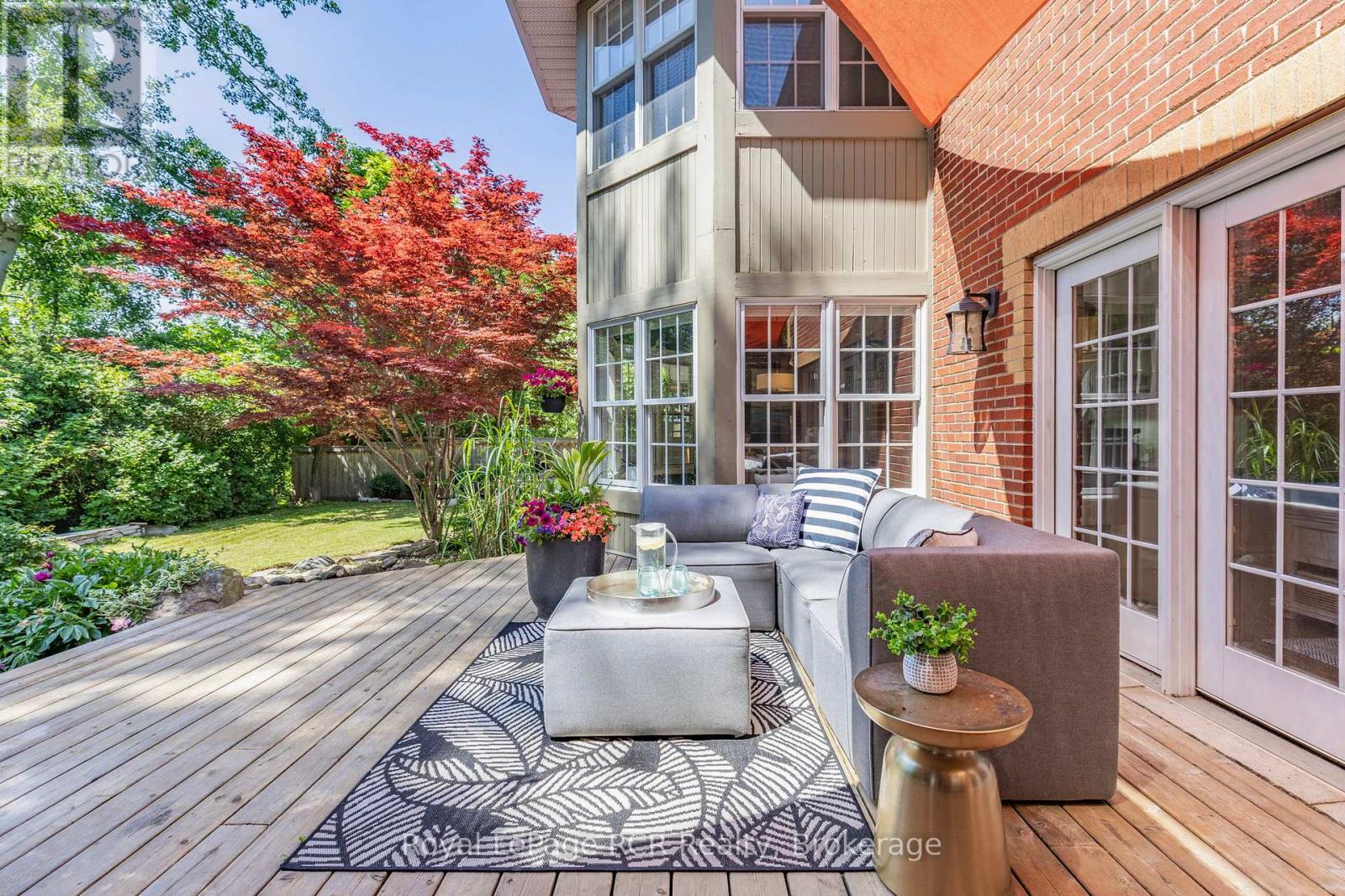 












6 CARMICHAEL CRESCENT

,
Collingwood,




Ontario
L9Y4R6

