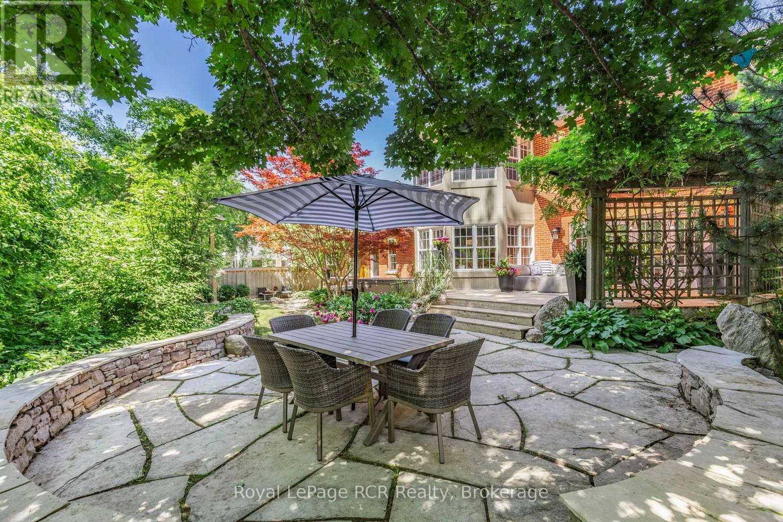 












6 CARMICHAEL CRESCENT

,
Collingwood,




Ontario
L9Y4R6

