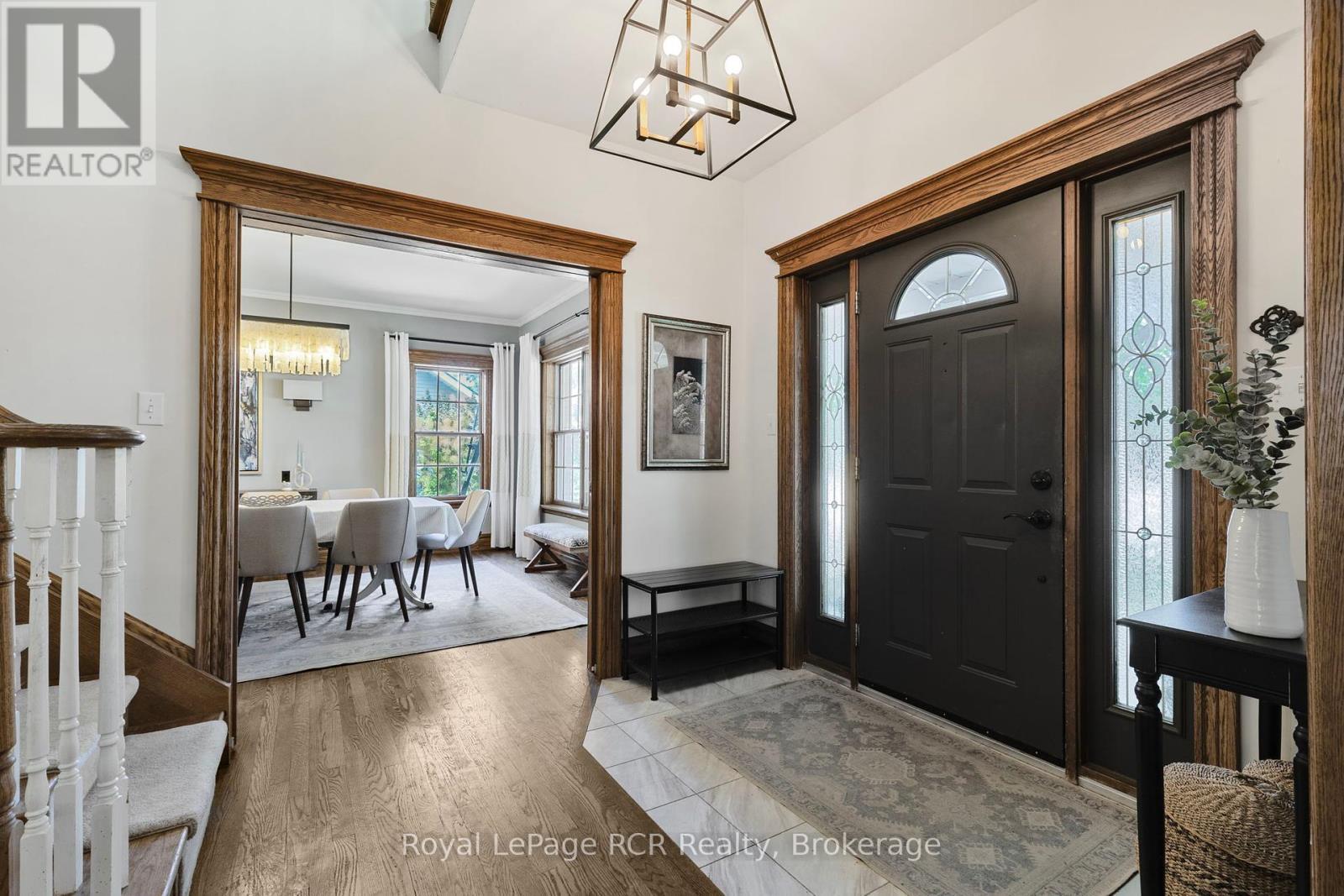 












6 CARMICHAEL CRESCENT

,
Collingwood,




Ontario
L9Y4R6


