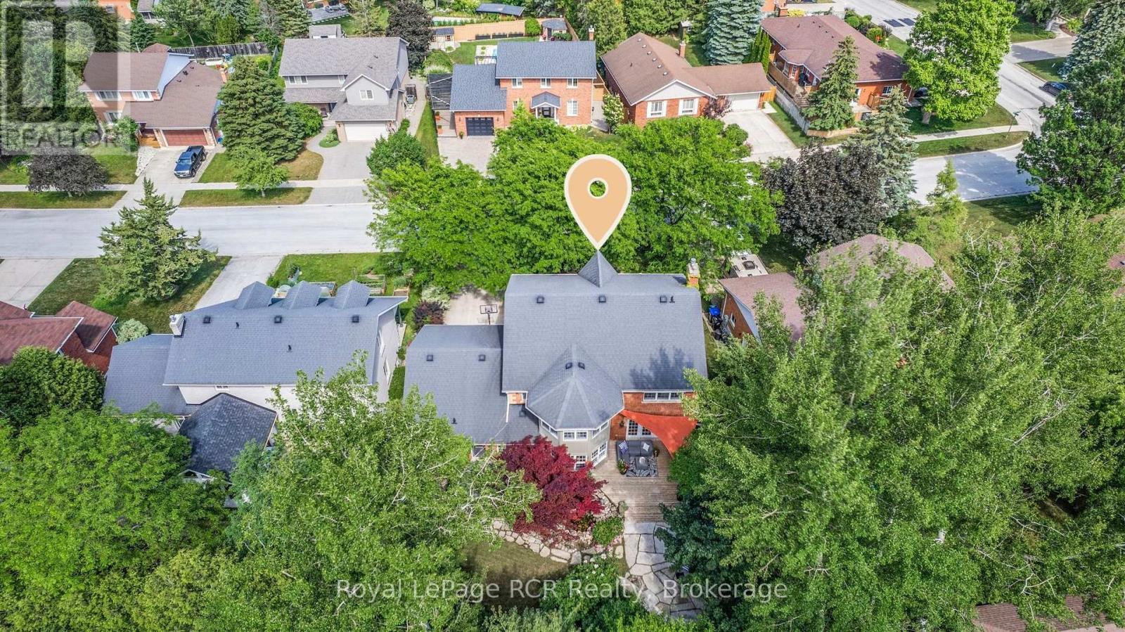 












6 CARMICHAEL CRESCENT

,
Collingwood,




Ontario
L9Y4R6

