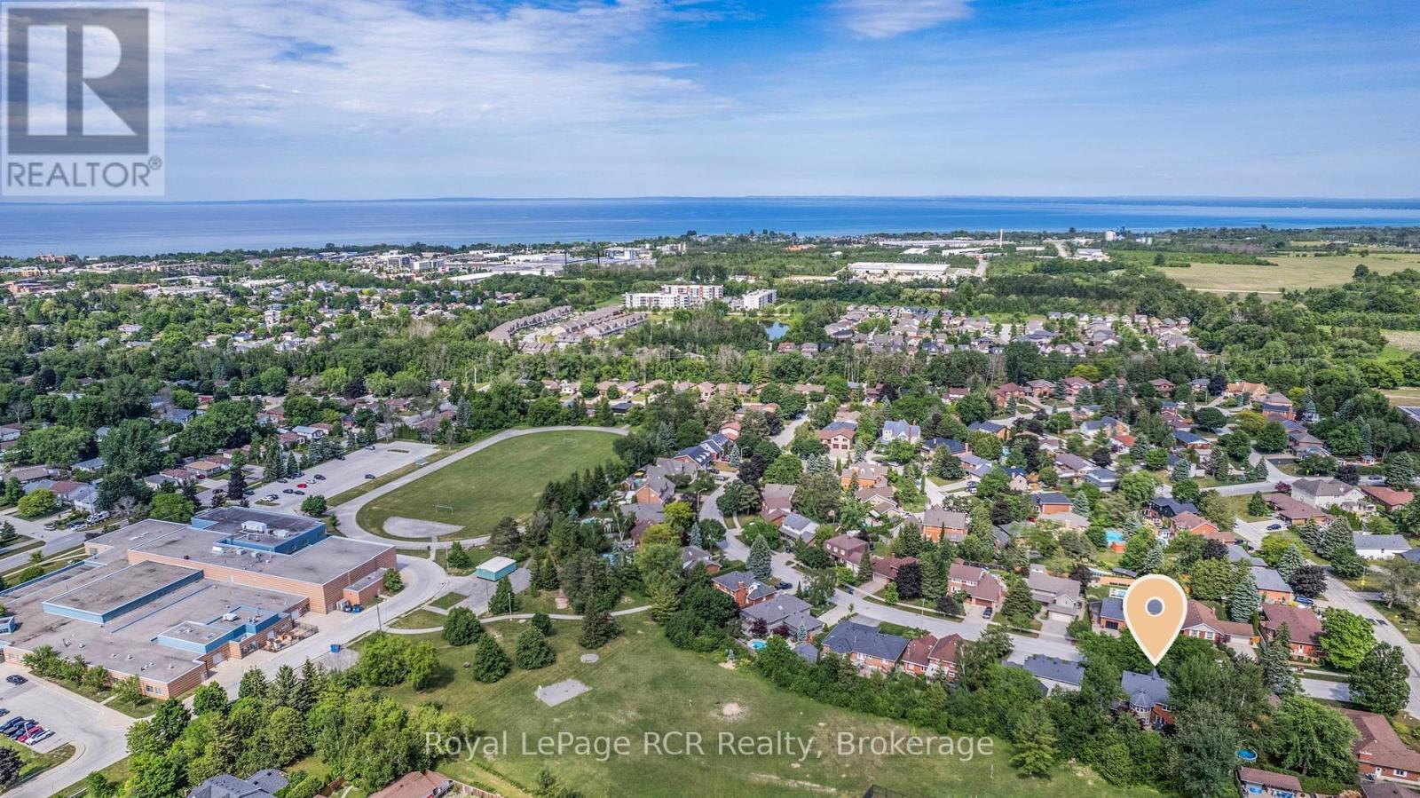 












6 CARMICHAEL CRESCENT

,
Collingwood,




Ontario
L9Y4R6

