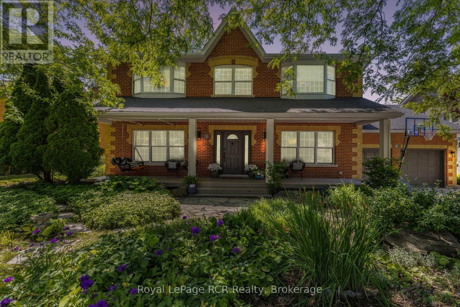 












6 CARMICHAEL CRESCENT

,
Collingwood,




Ontario
L9Y4R6

