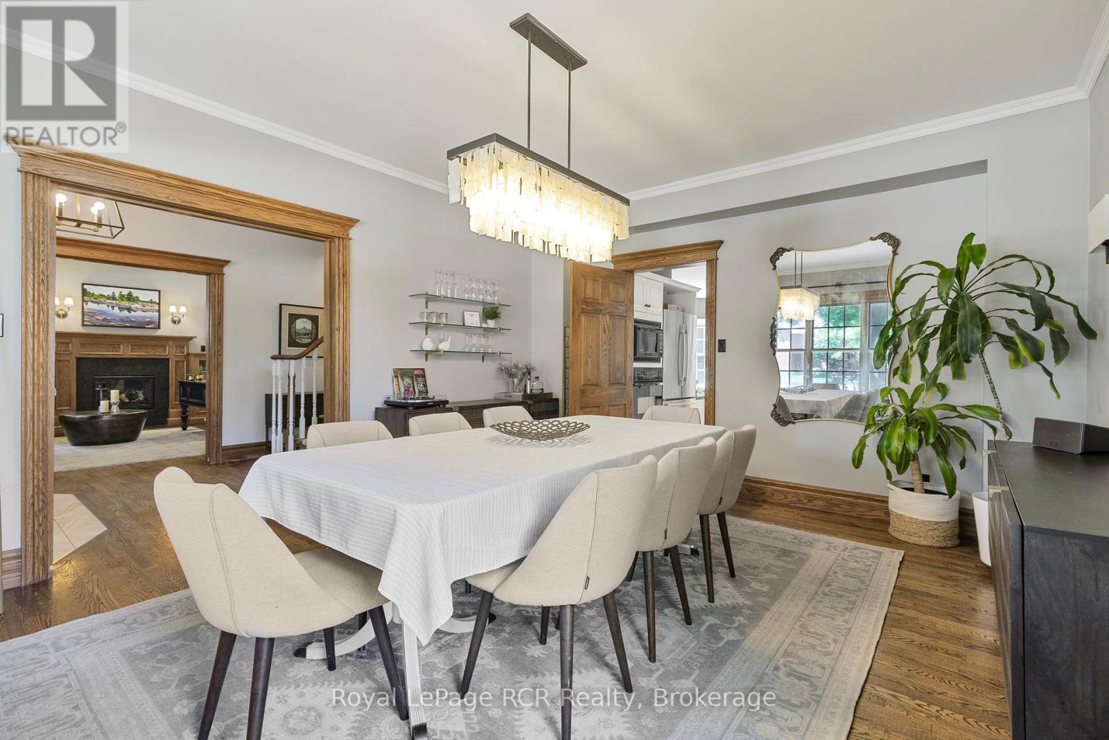 












6 CARMICHAEL CRESCENT

,
Collingwood,




Ontario
L9Y4R6

