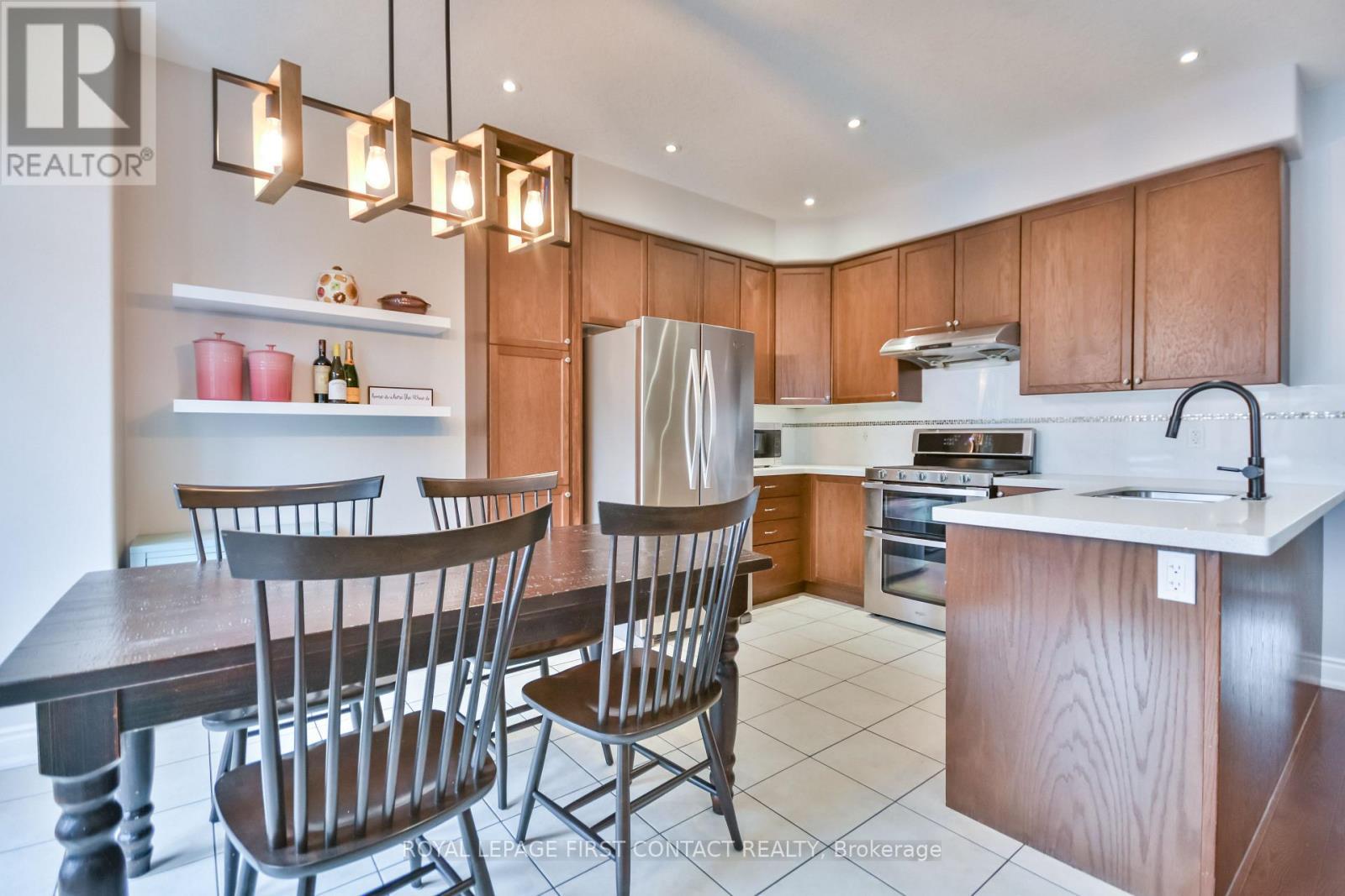 












40 BOOTH LANE

,
Barrie,




Ontario
L4N0S4

