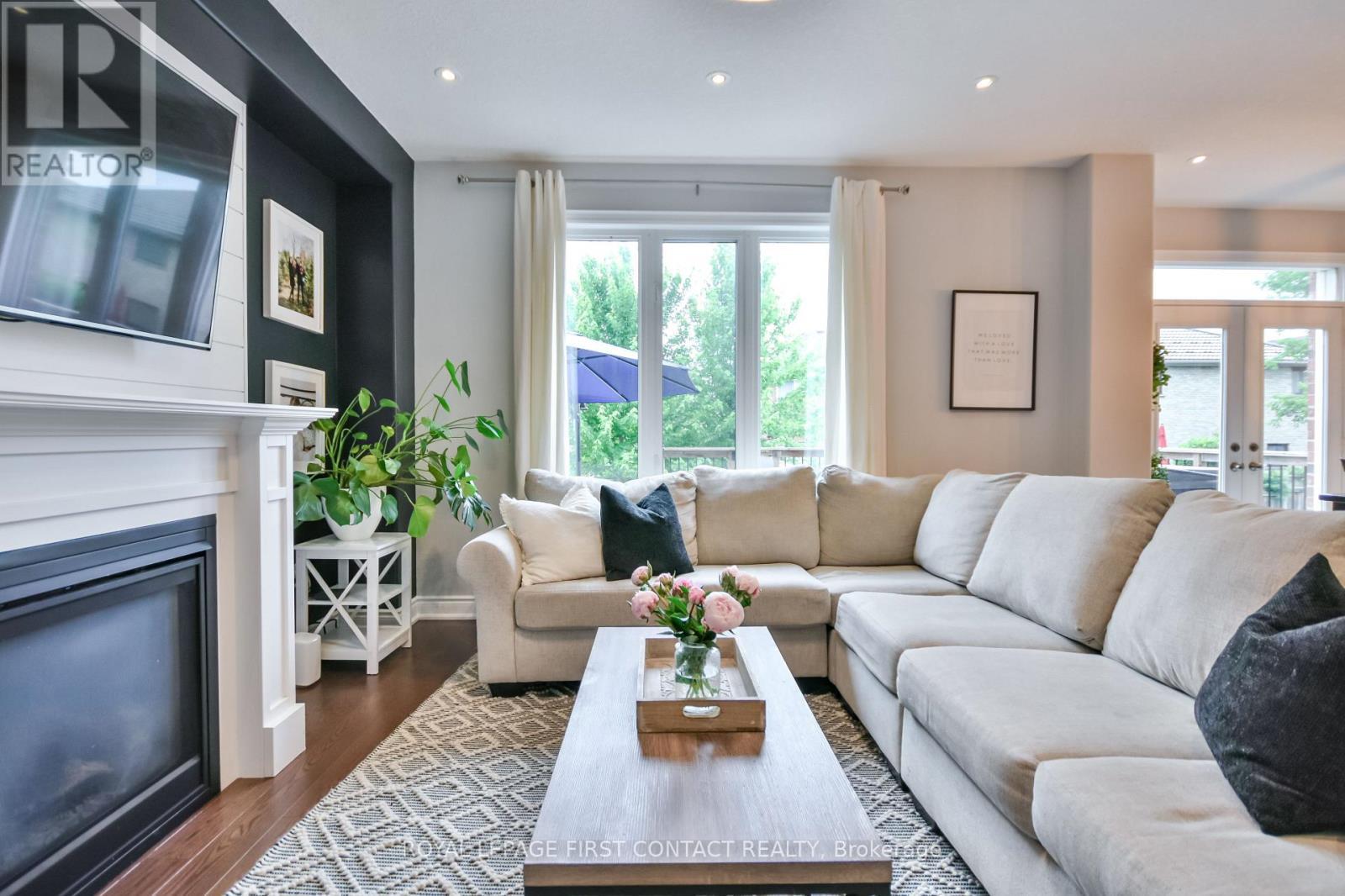 












40 BOOTH LANE

,
Barrie,




Ontario
L4N0S4

