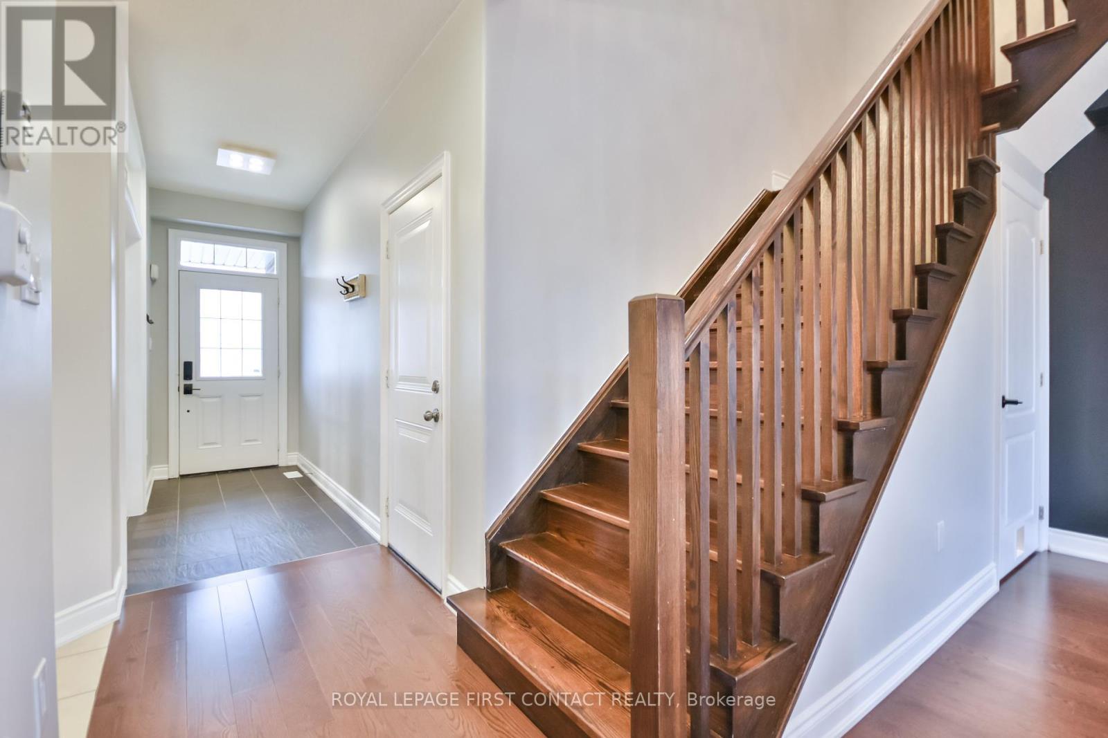 












40 BOOTH LANE

,
Barrie,




Ontario
L4N0S4

