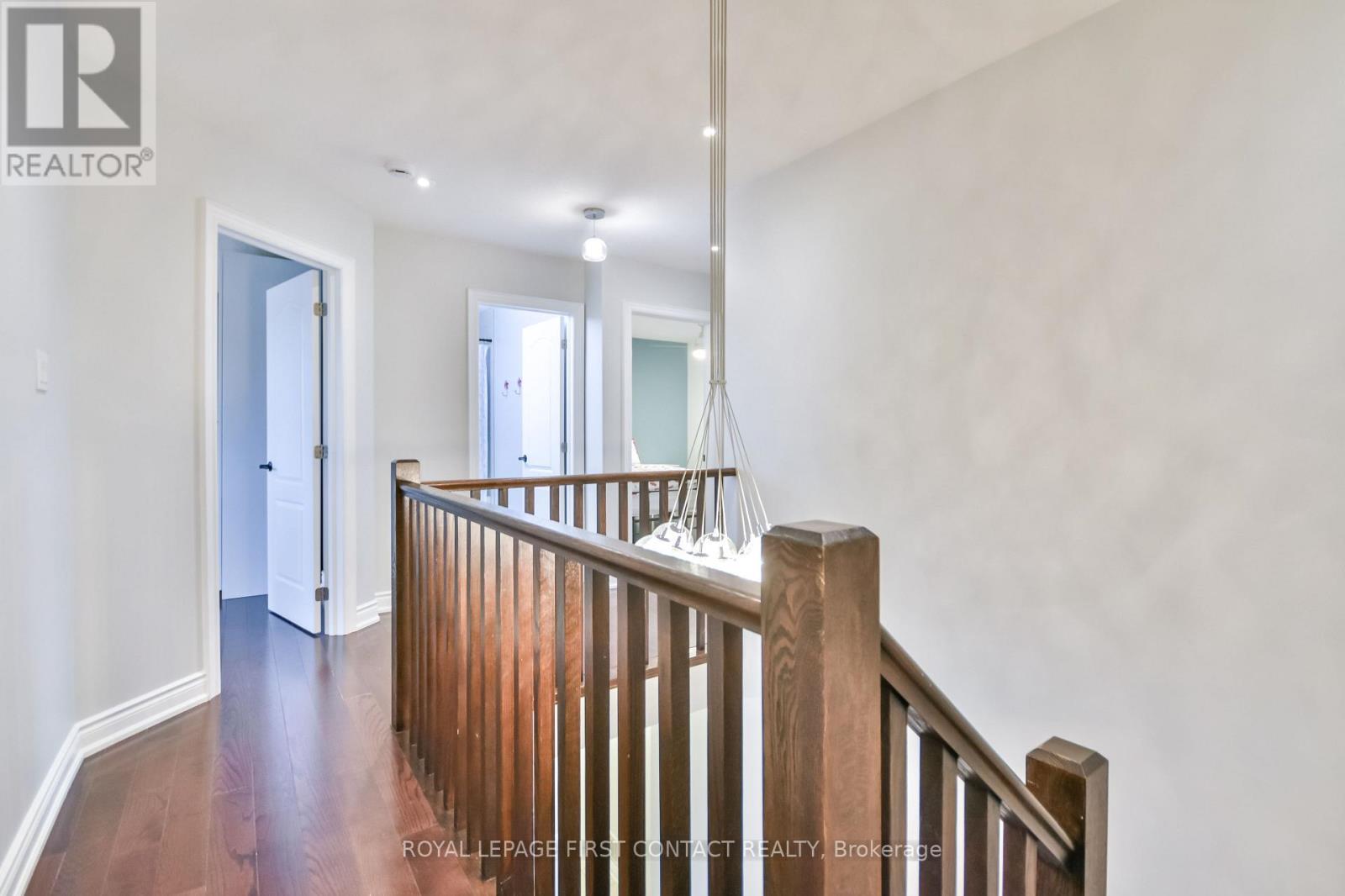 












40 BOOTH LANE

,
Barrie,




Ontario
L4N0S4

