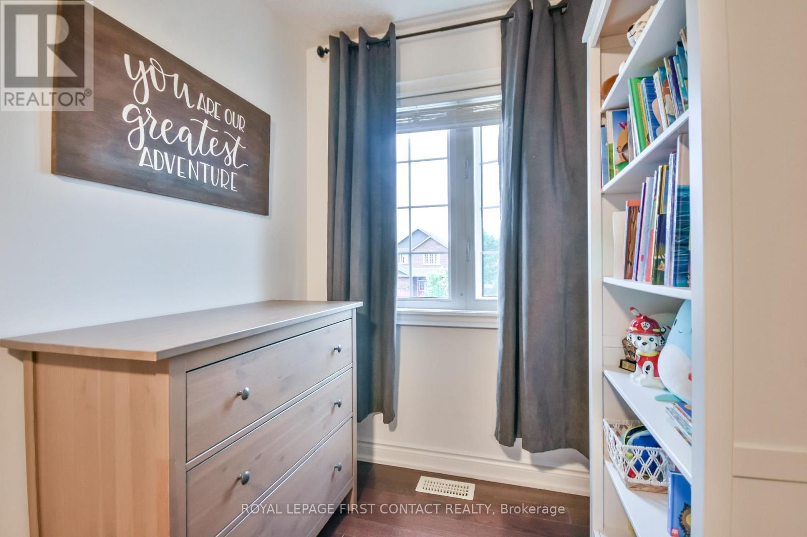 












40 BOOTH LANE

,
Barrie,




Ontario
L4N0S4

