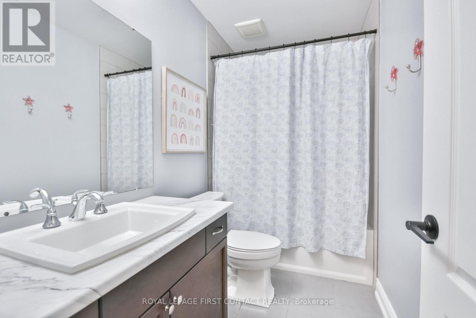 












40 BOOTH LANE

,
Barrie,




Ontario
L4N0S4

