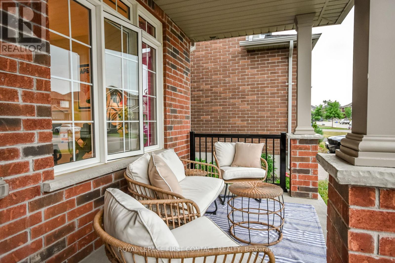 












40 BOOTH LANE

,
Barrie,




Ontario
L4N0S4

