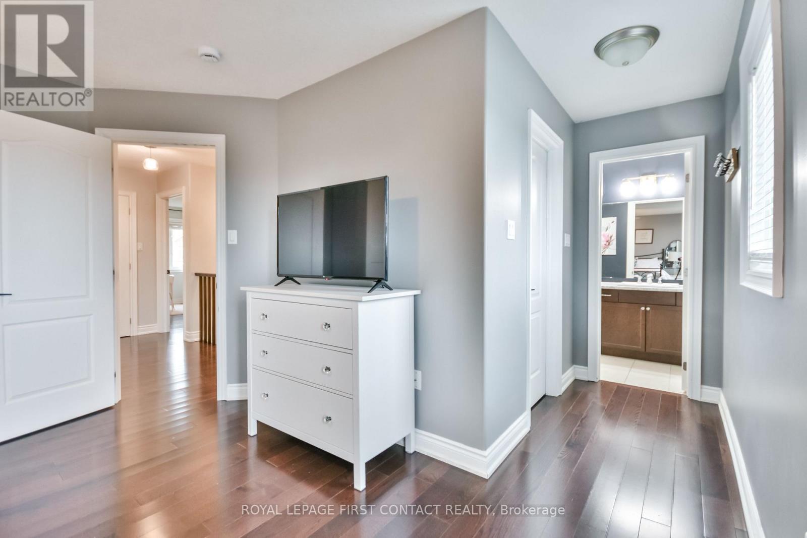 












40 BOOTH LANE

,
Barrie,




Ontario
L4N0S4

