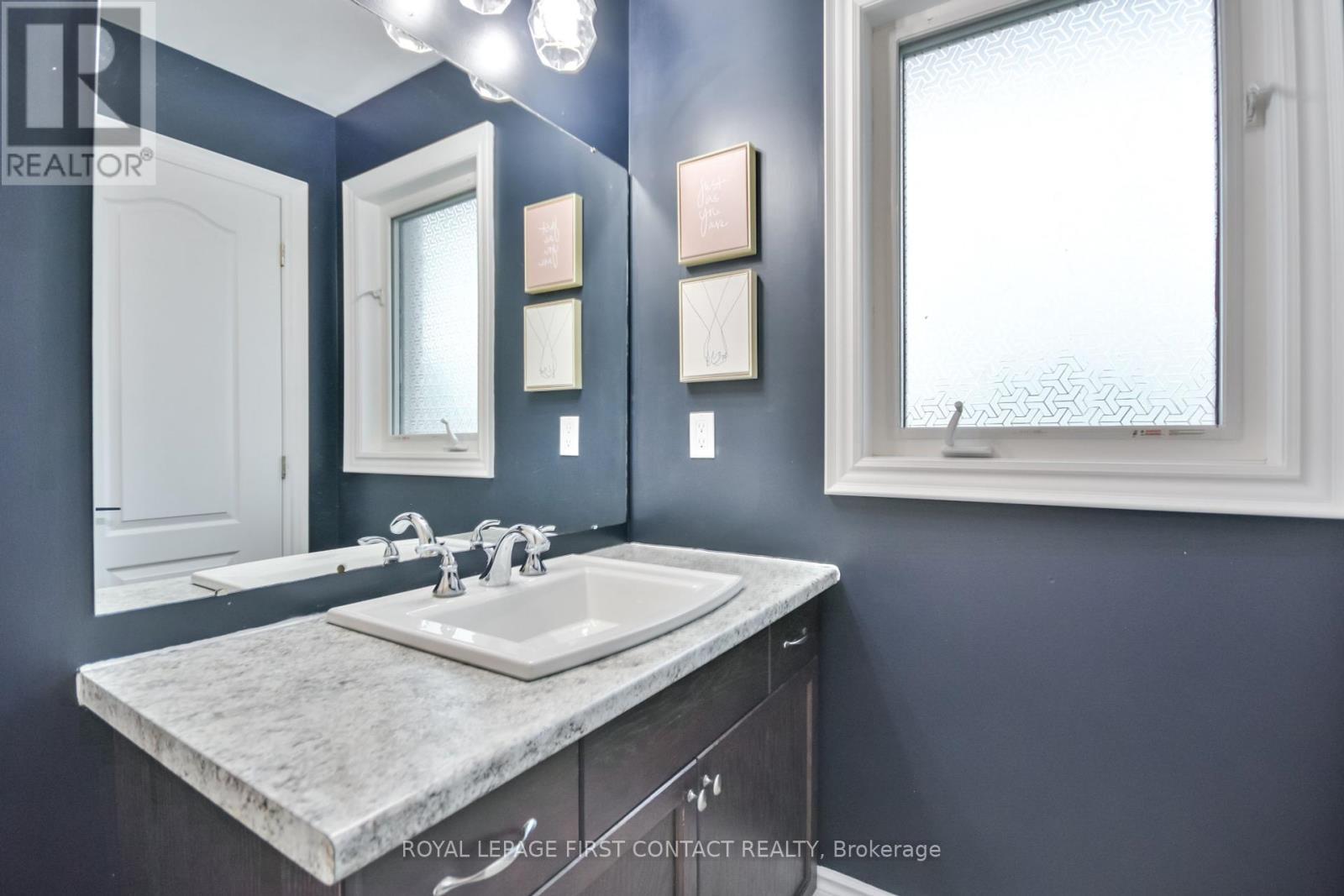 












40 BOOTH LANE

,
Barrie,




Ontario
L4N0S4

