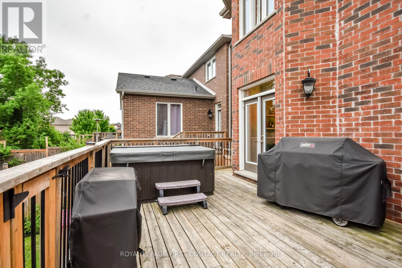 












40 BOOTH LANE

,
Barrie,




Ontario
L4N0S4

