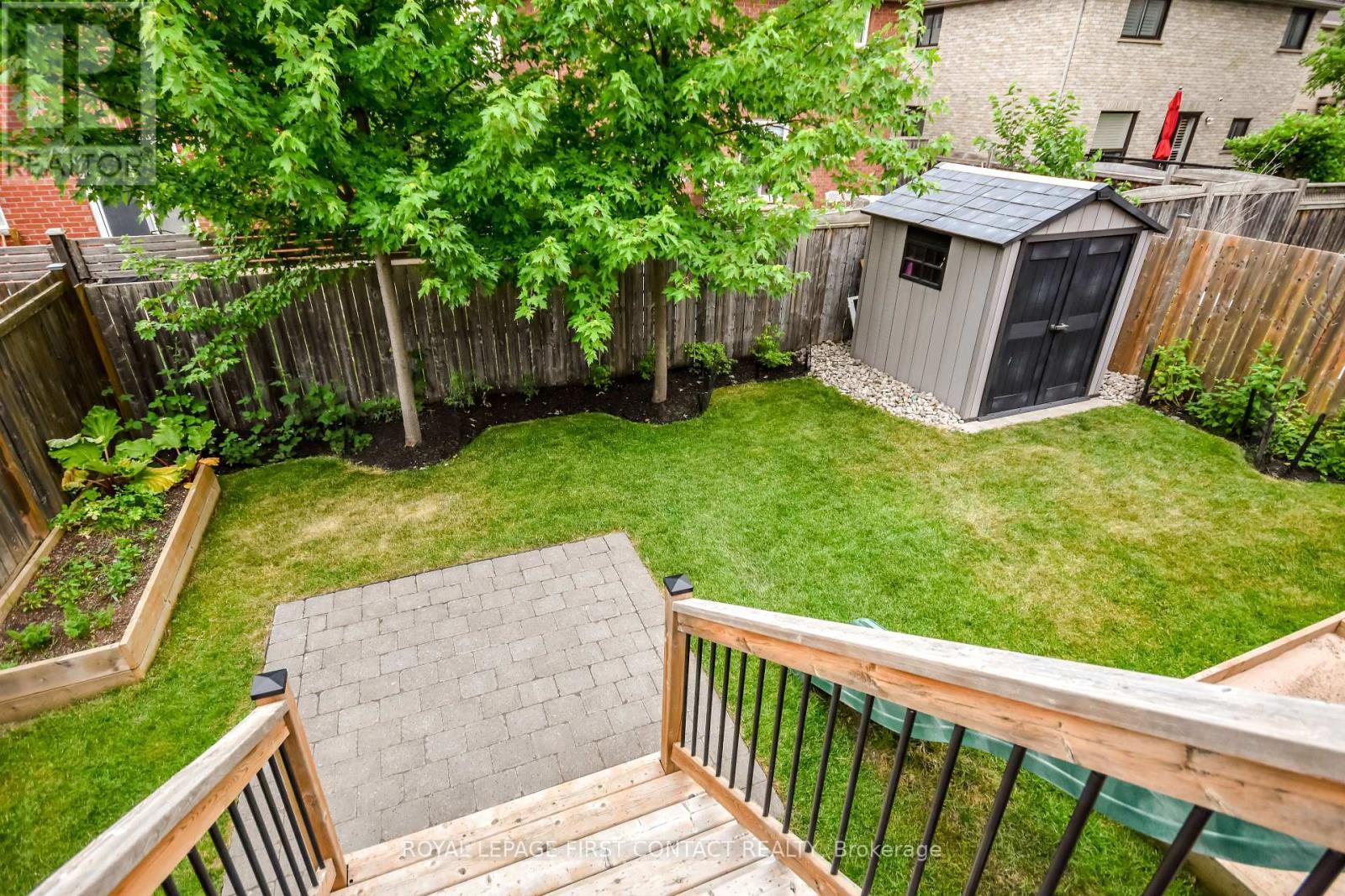 












40 BOOTH LANE

,
Barrie,




Ontario
L4N0S4

