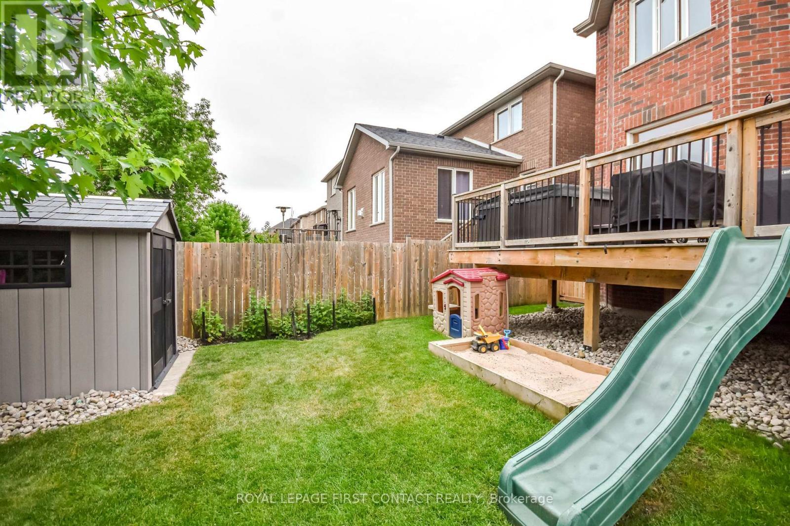 












40 BOOTH LANE

,
Barrie,




Ontario
L4N0S4

