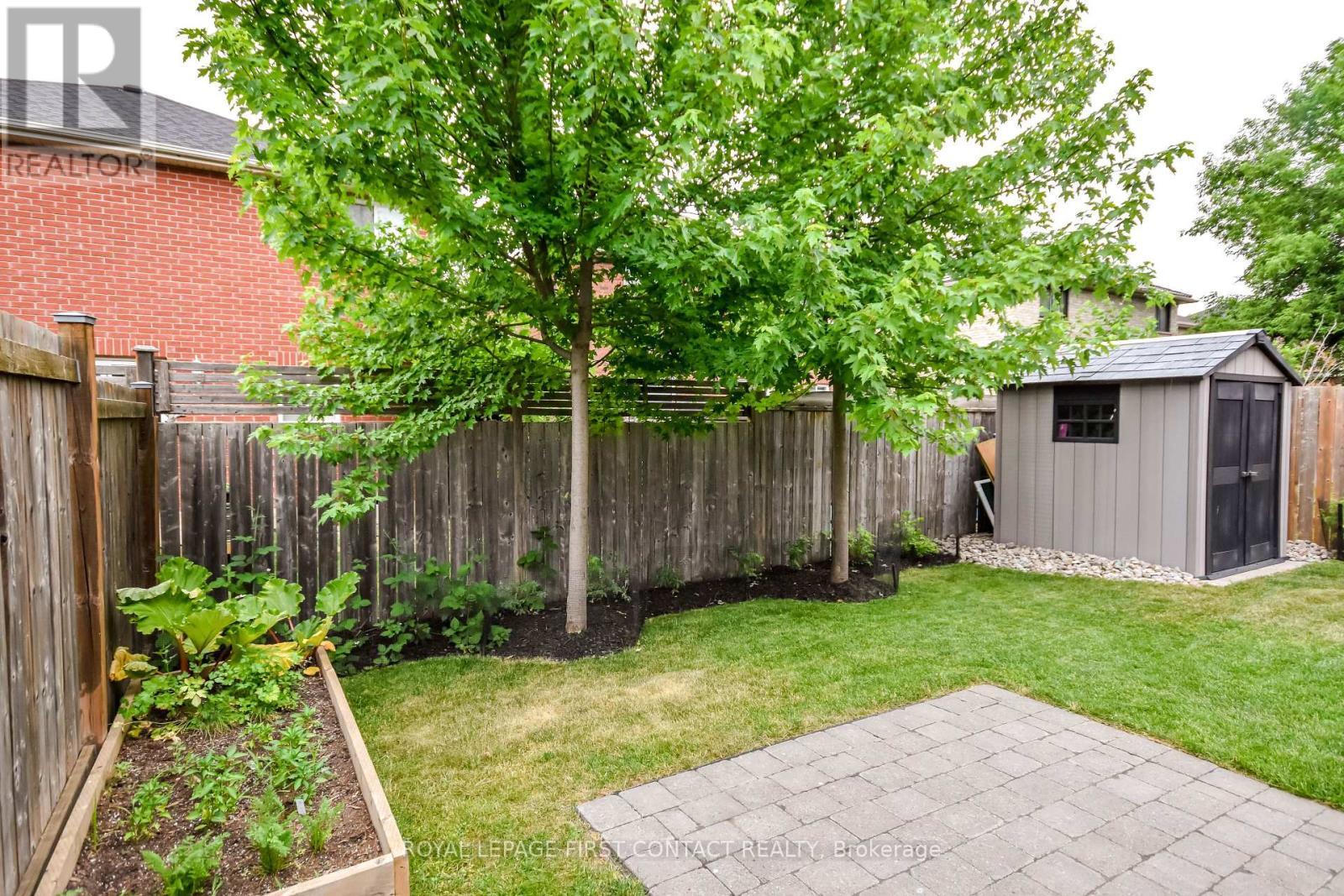 












40 BOOTH LANE

,
Barrie,




Ontario
L4N0S4

