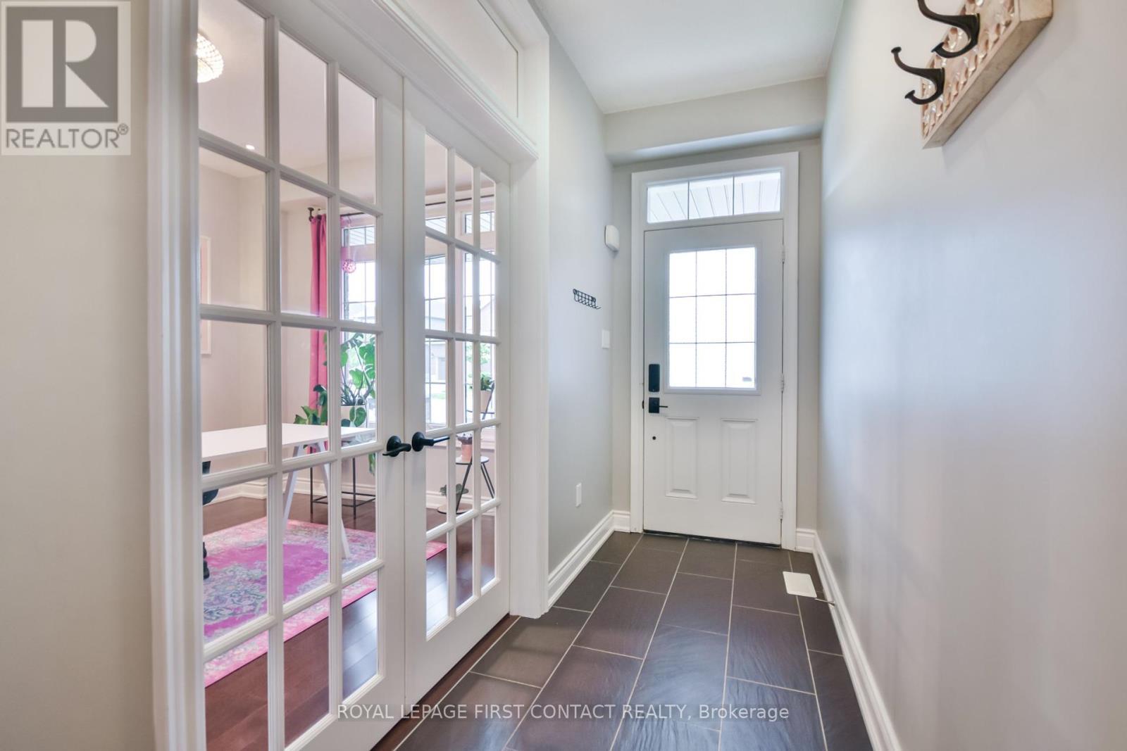 












40 BOOTH LANE

,
Barrie,




Ontario
L4N0S4

