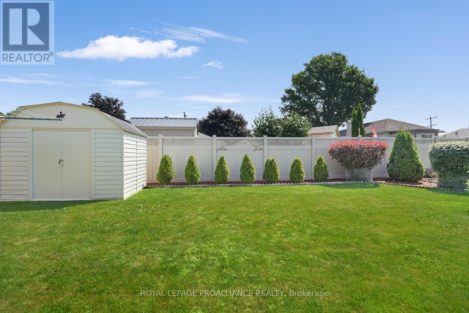












1283 CUTHBERTSON AVENUE

,
Brockville,




Ontario
K6V7M3

