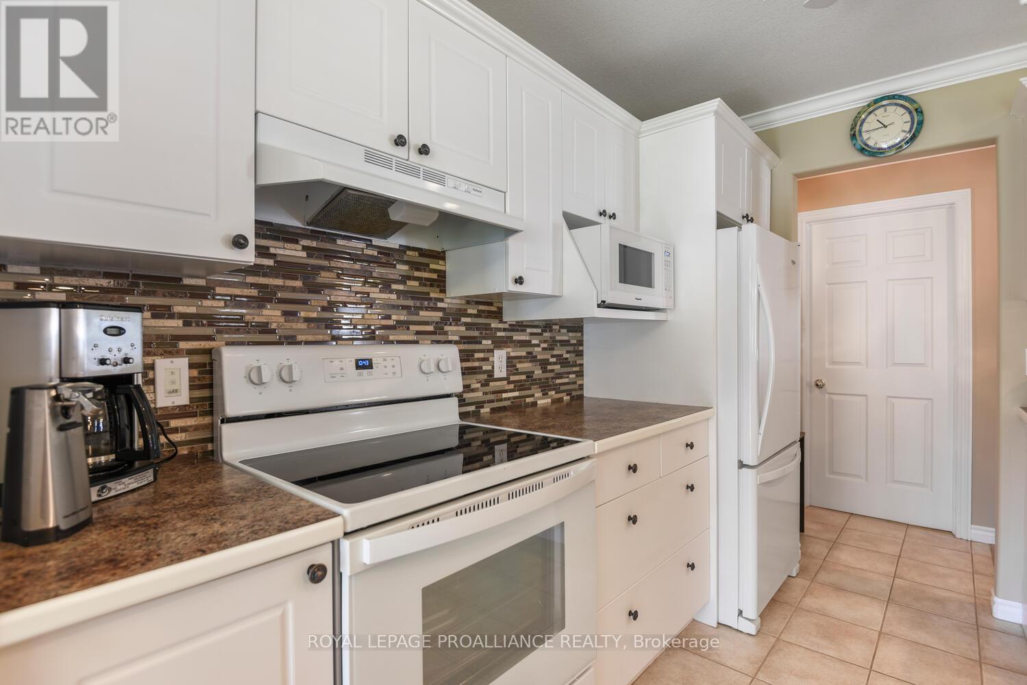 












1283 CUTHBERTSON AVENUE

,
Brockville,




Ontario
K6V7M3

