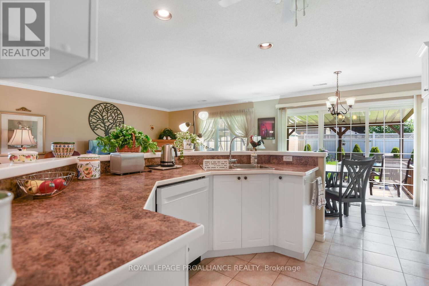 












1283 CUTHBERTSON AVENUE

,
Brockville,




Ontario
K6V7M3

