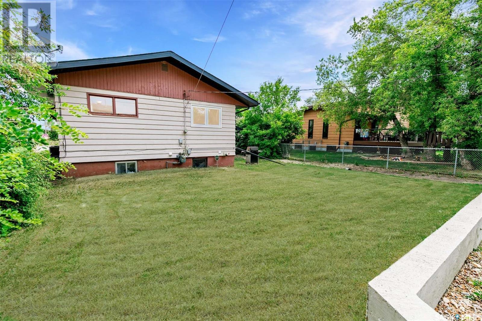 












317 Saskatchewan AVENUE

,
Kerrobert,




Saskatchewan
S0L1R0

