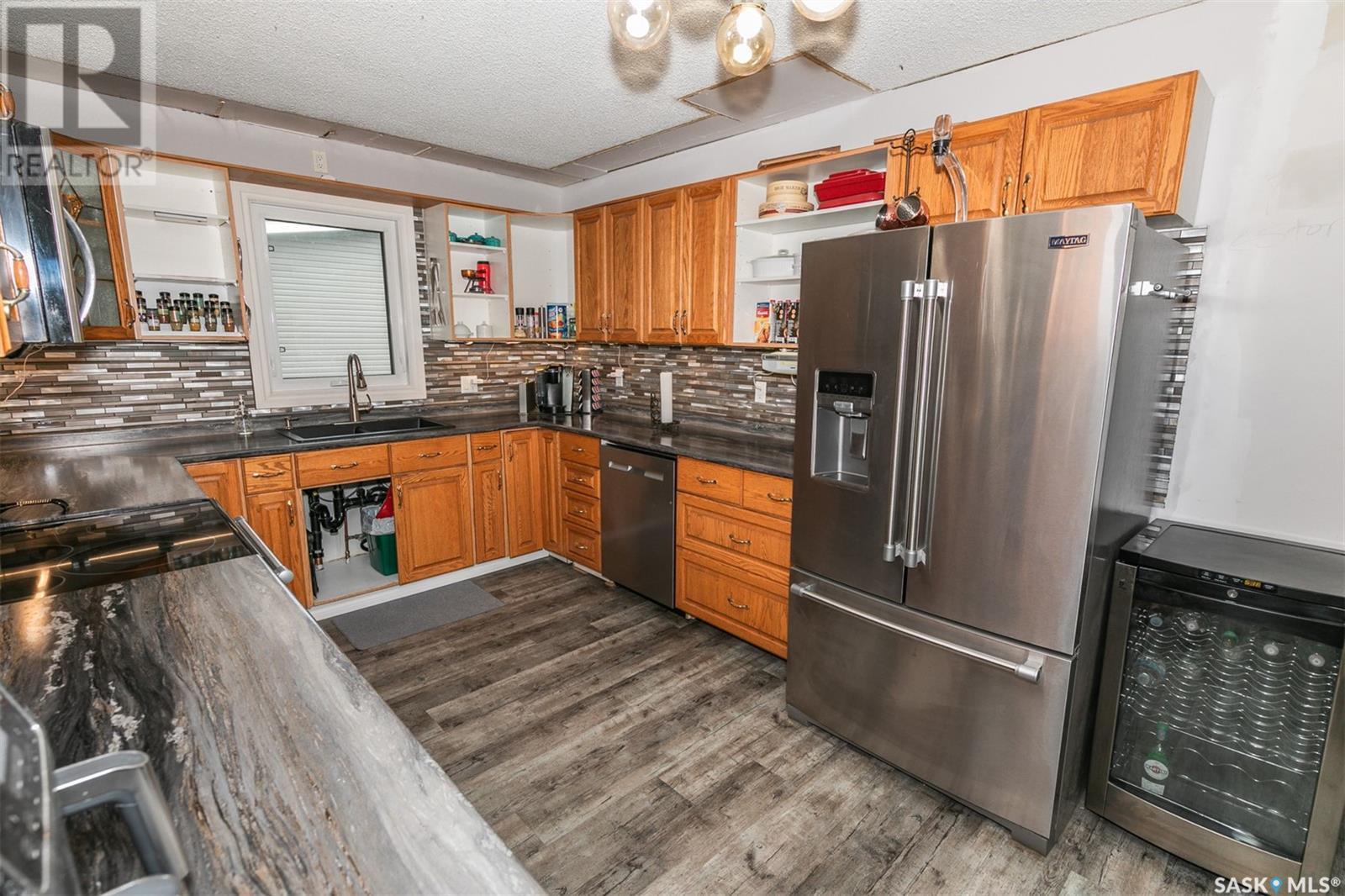 












317 Saskatchewan AVENUE

,
Kerrobert,




Saskatchewan
S0L1R0


