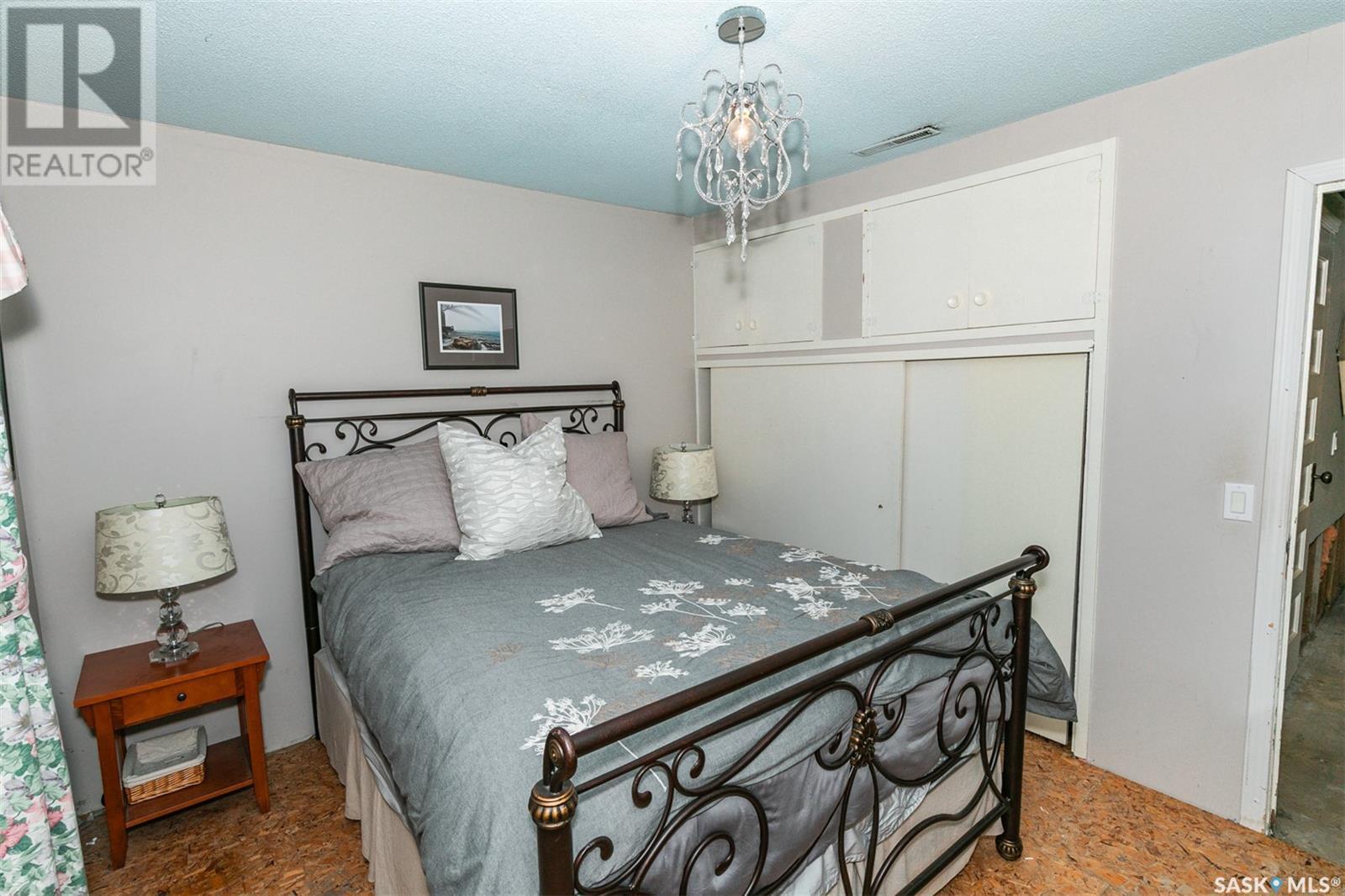 












317 Saskatchewan AVENUE

,
Kerrobert,




Saskatchewan
S0L1R0

