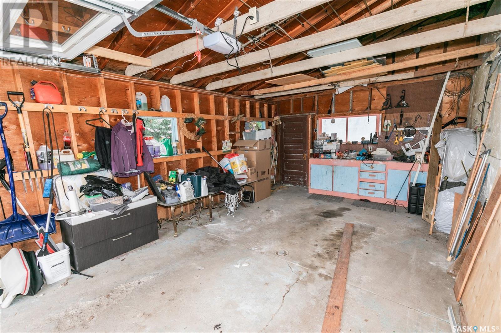 












317 Saskatchewan AVENUE

,
Kerrobert,




Saskatchewan
S0L1R0

