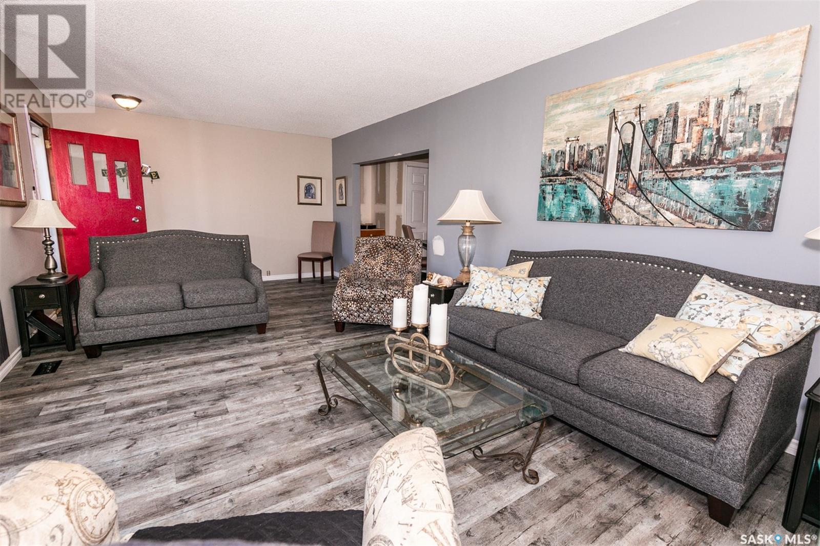 












317 Saskatchewan AVENUE

,
Kerrobert,




Saskatchewan
S0L1R0

