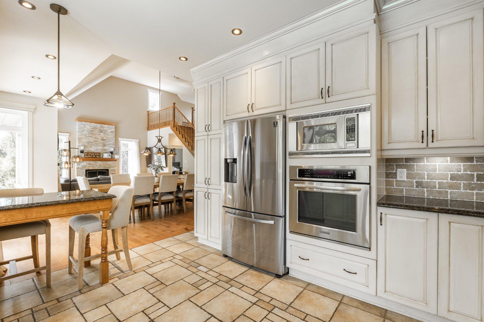 









4096


Rue de l'Orchidée

,
Saint-Bruno-de-Montarville,




QC
J3V6K1


