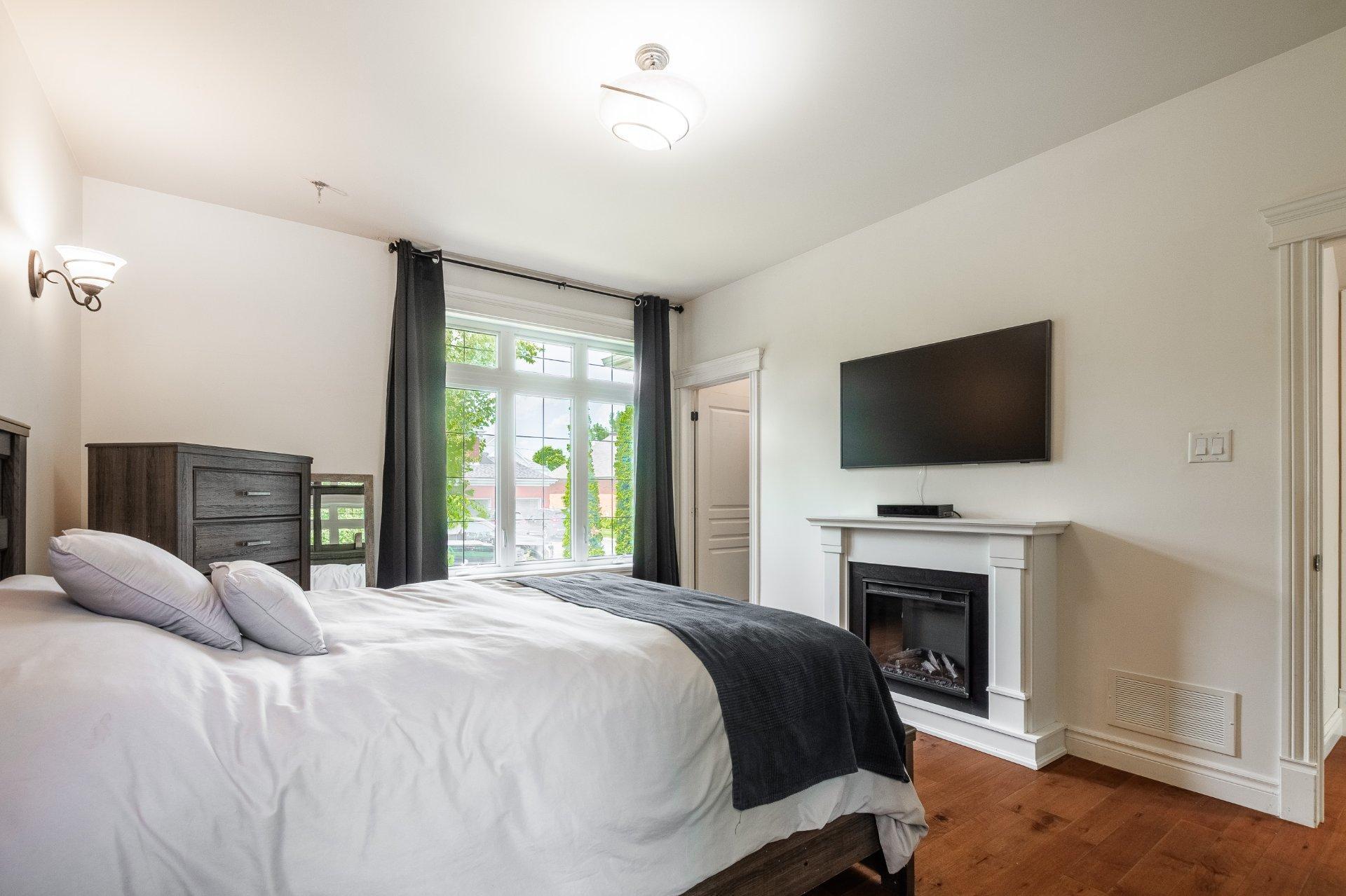 









4096


Rue de l'Orchidée

,
Saint-Bruno-de-Montarville,




QC
J3V6K1

