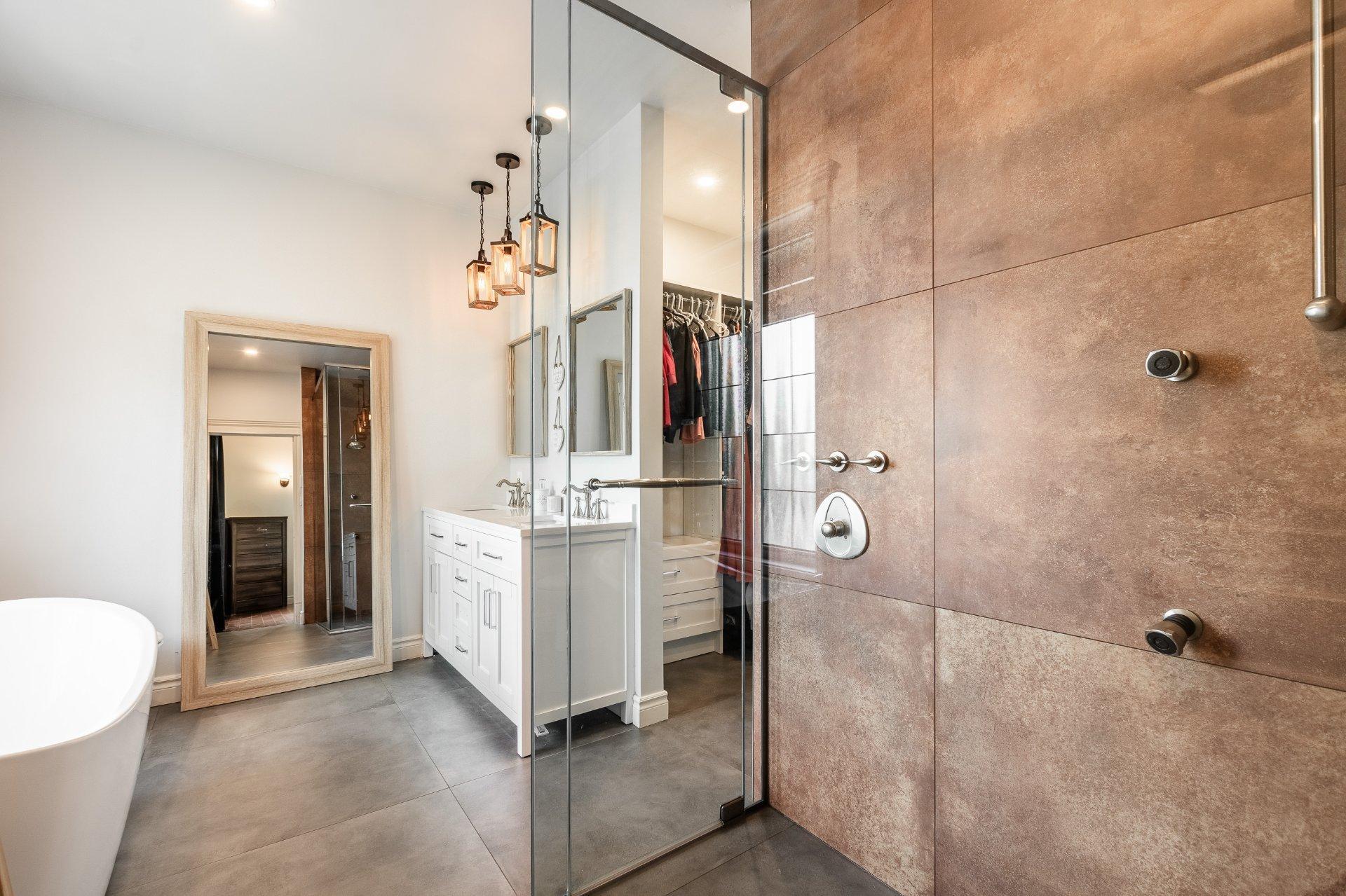 









4096


Rue de l'Orchidée

,
Saint-Bruno-de-Montarville,




QC
J3V6K1

