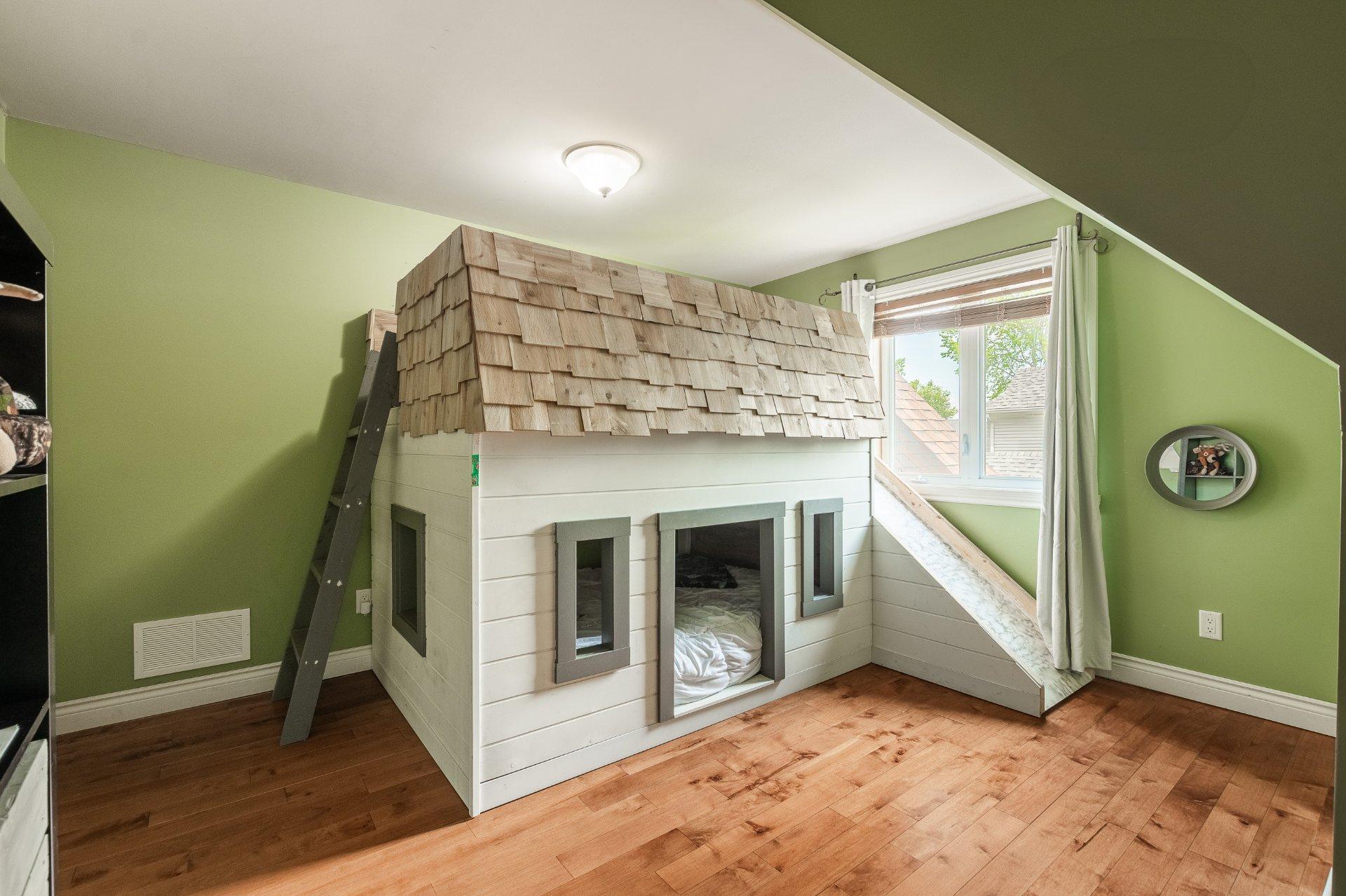 









4096


Rue de l'Orchidée

,
Saint-Bruno-de-Montarville,




QC
J3V6K1

