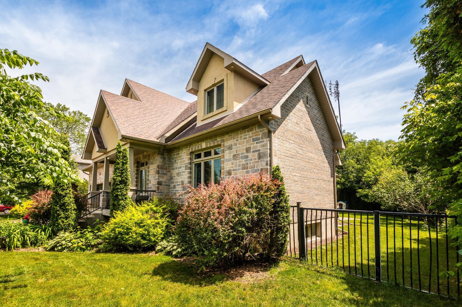 









4096


Rue de l'Orchidée

,
Saint-Bruno-de-Montarville,




QC
J3V6K1

